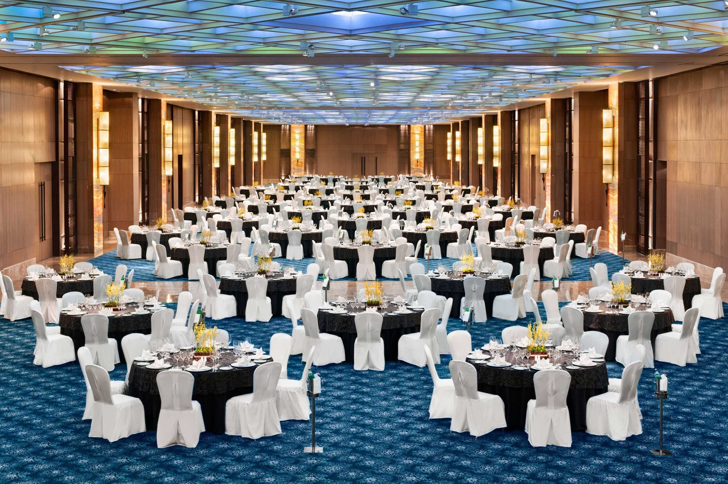 Gift card for The Leela Ambience Convention Hotel Delhi Gift card for The Leela Ambience Convention Hotel Delhi