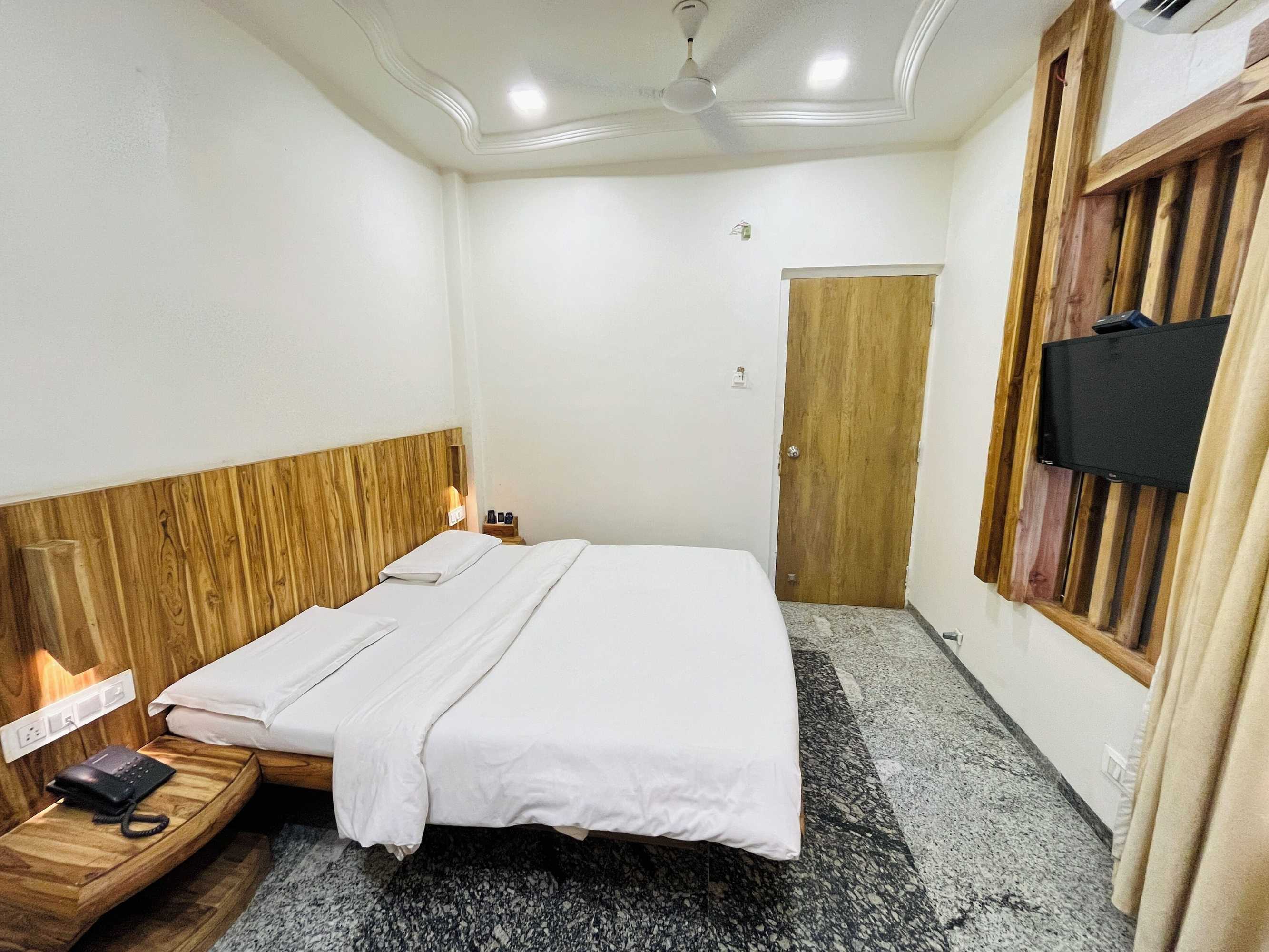 Gift card for Hotel Shripad Continental Gift card for Hotel Shripad Continental