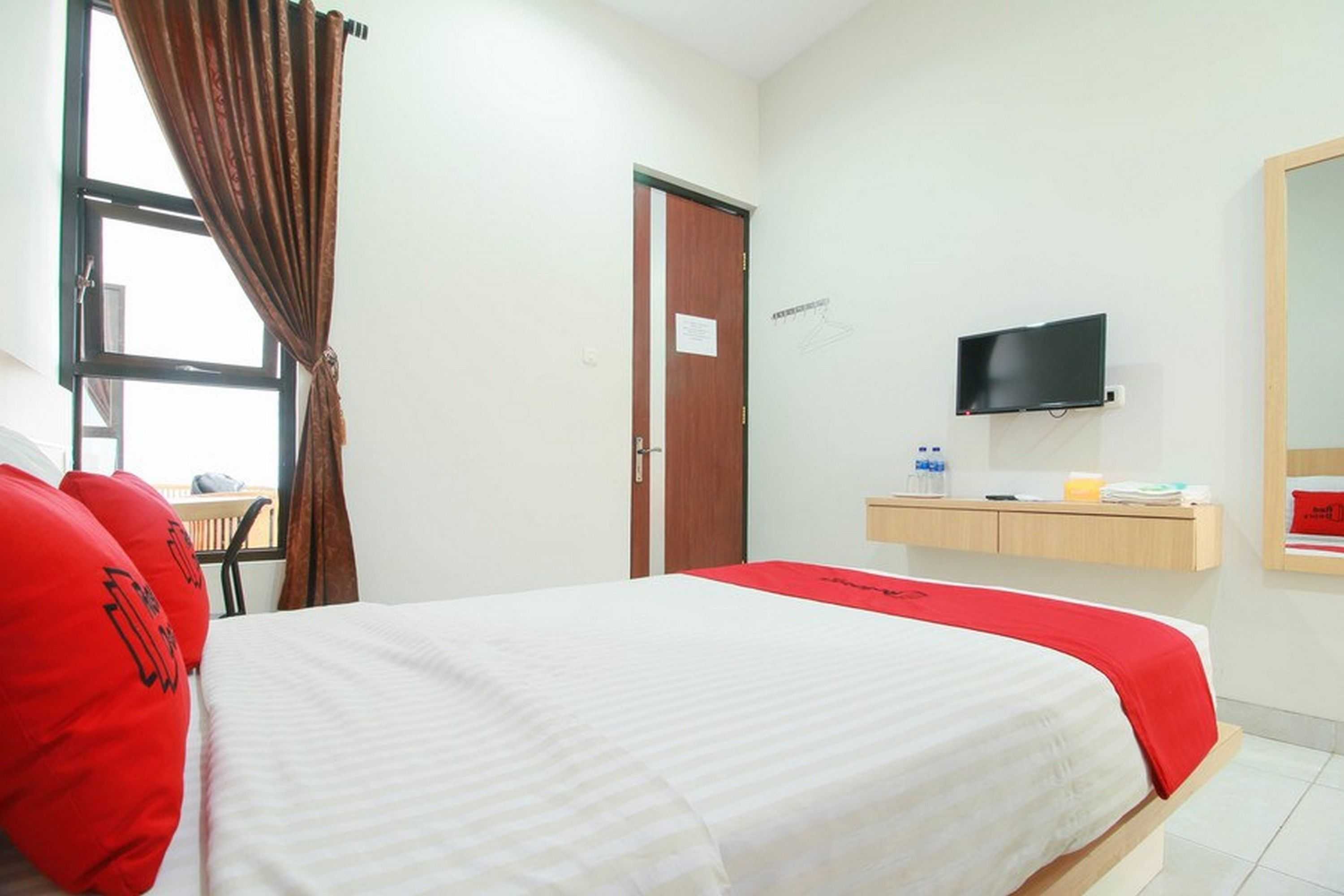 Gift card for Reddoorz Syariah Near Universitas Jenderal Soedirman Gift card for Reddoorz Syariah Near Universitas Jenderal Soedirman