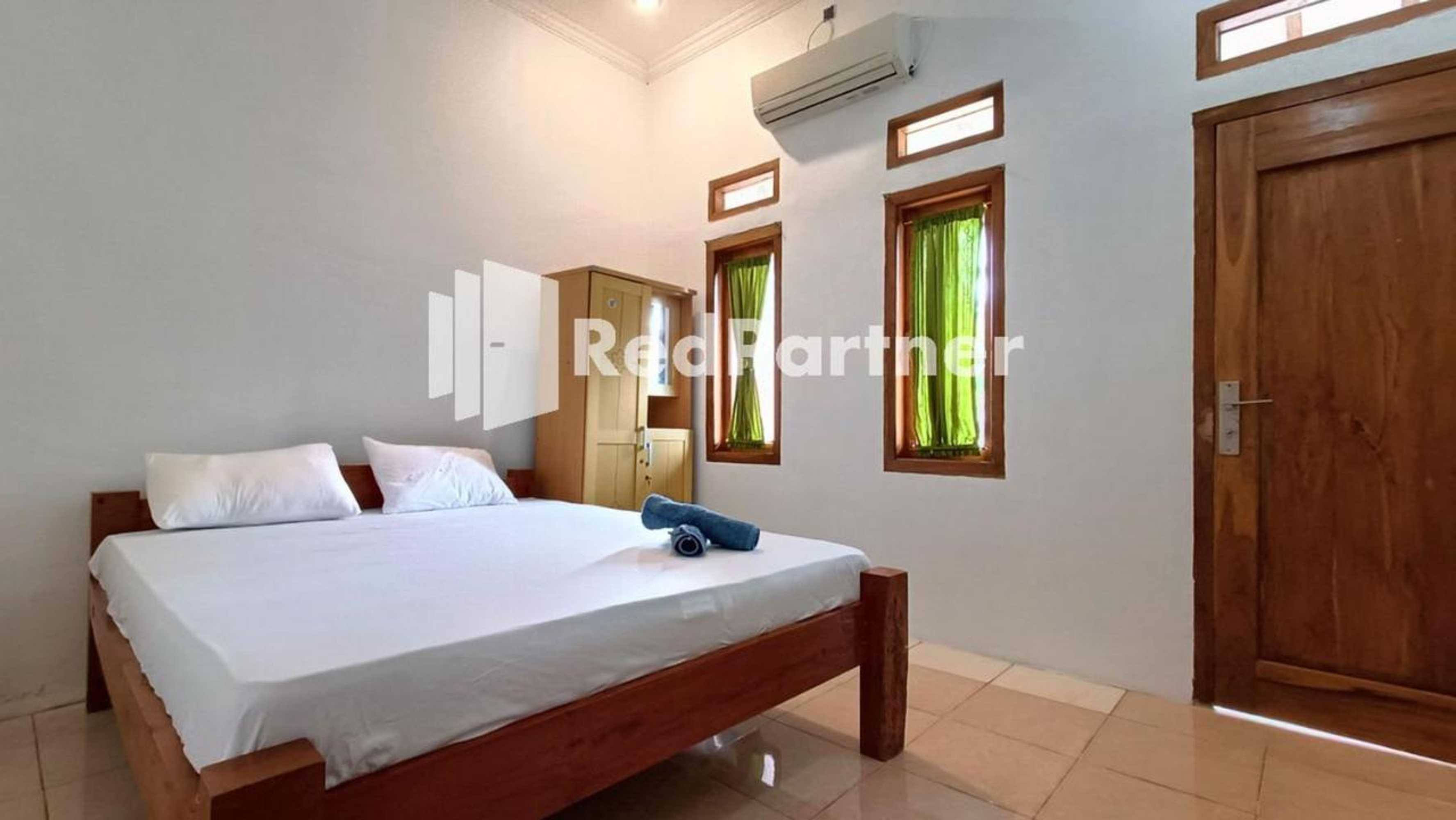 Gift card for Jogo Segoro Homestay Mitra Reddoorz Near Pantai Sundak Gunungkidul Gift card for Jogo Segoro Homestay Mitra Reddoorz Near Pantai Sundak Gunungkidul