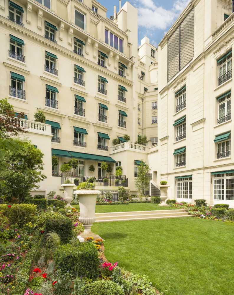 Gift card for Shangri-La Paris