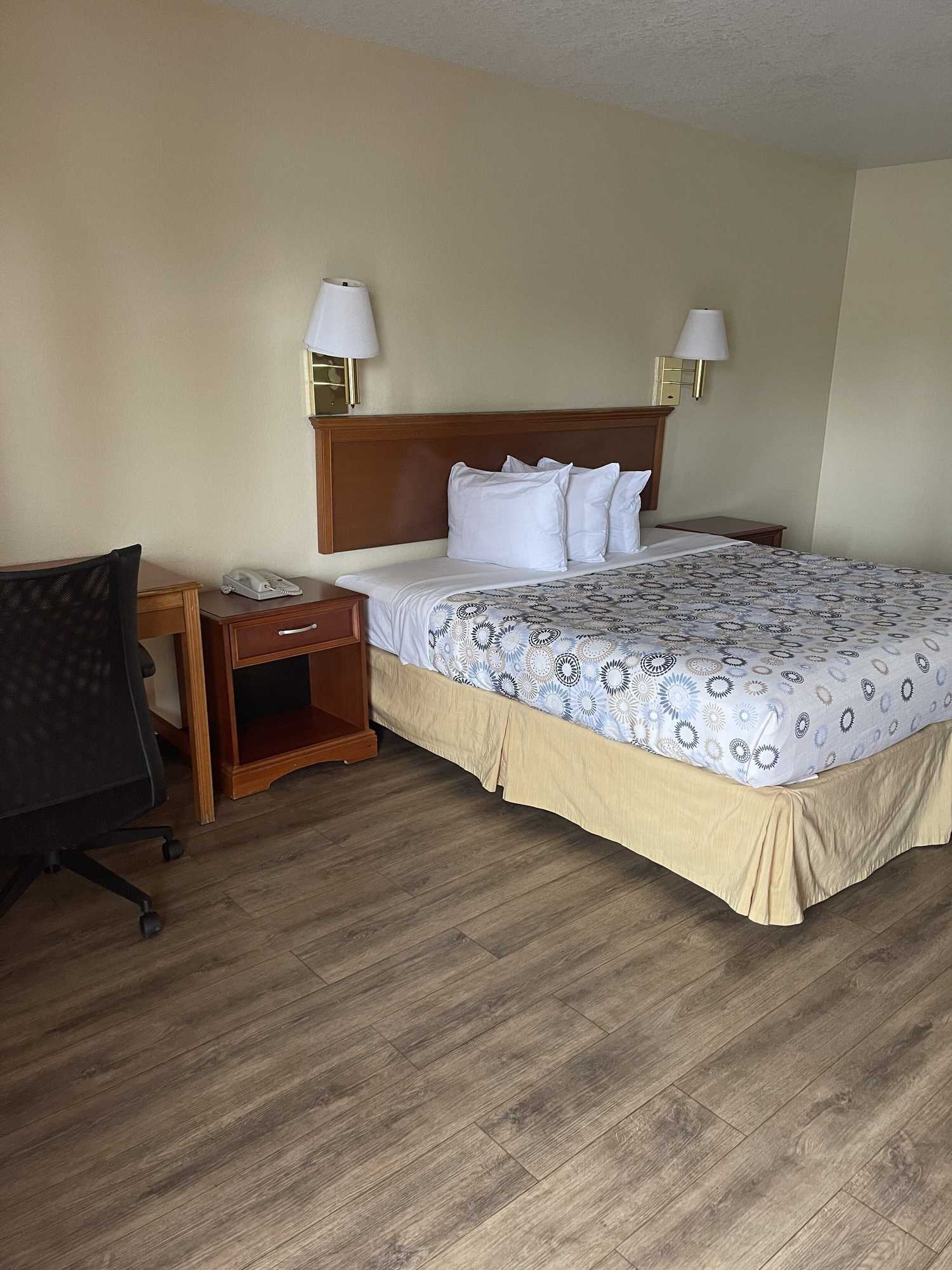 Gift card for Hole Inn The Wall Hotel - Fort Walton Beach - Sunset Plaza - Nearby Beaches & Hurlburt Gift card for Hole Inn The Wall Hotel - Fort Walton Beach - Sunset Plaza - Nearby Beaches & Hurlburt