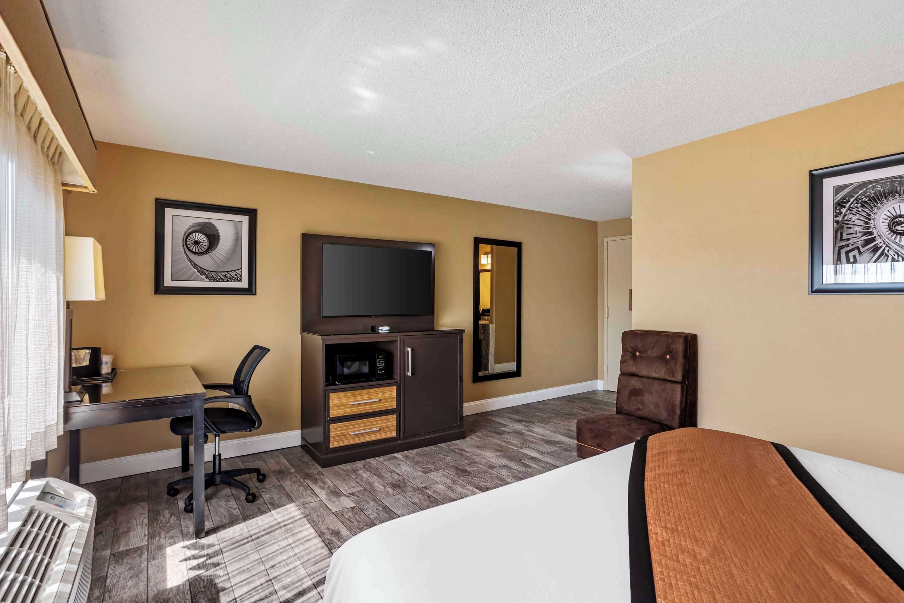 Gift card for Best Western Plus Newark Airport West Gift card for Best Western Plus Newark Airport West