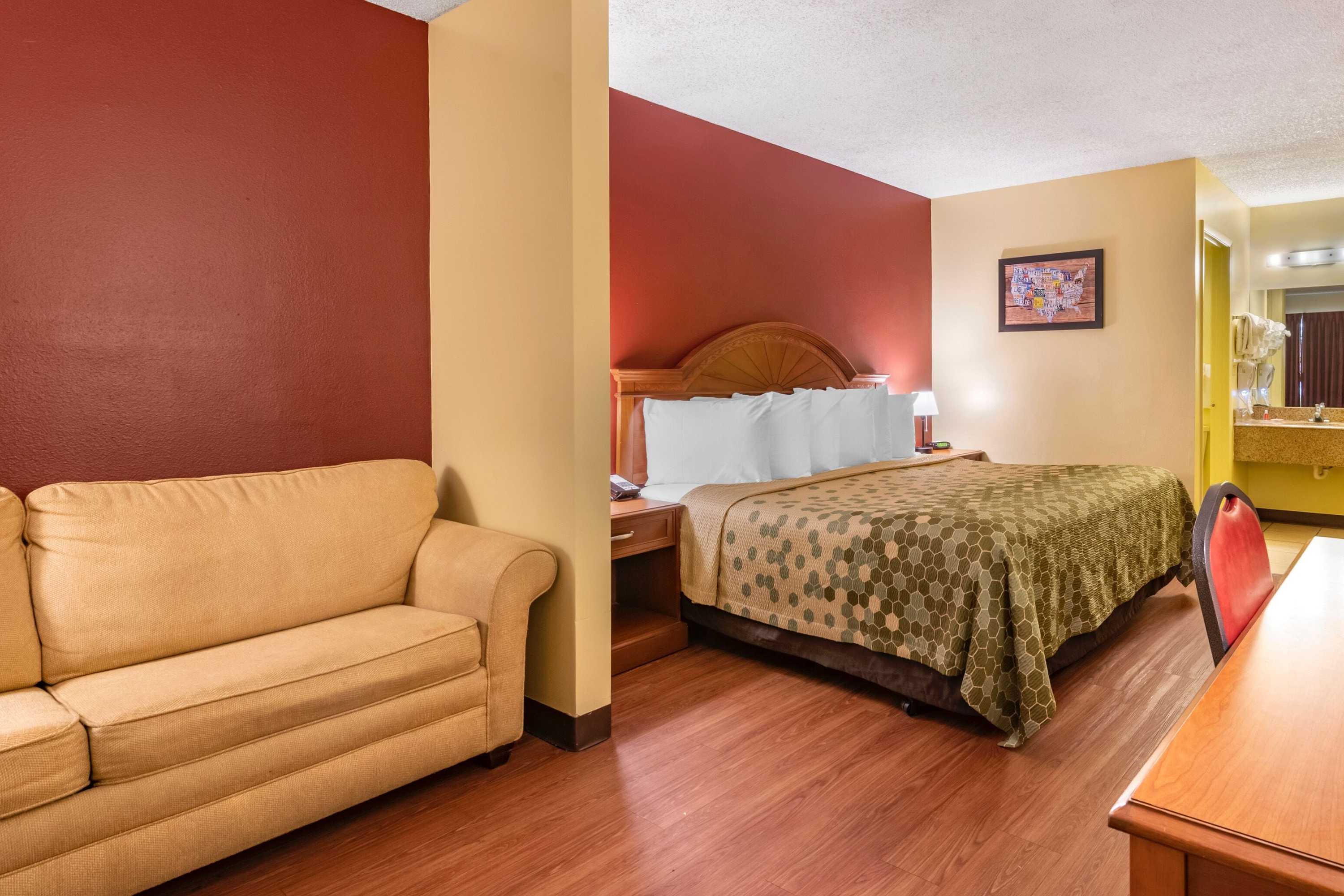 Gift card for Econo Lodge Inn & Suites Maingate Central Gift card for Econo Lodge Inn & Suites Maingate Central