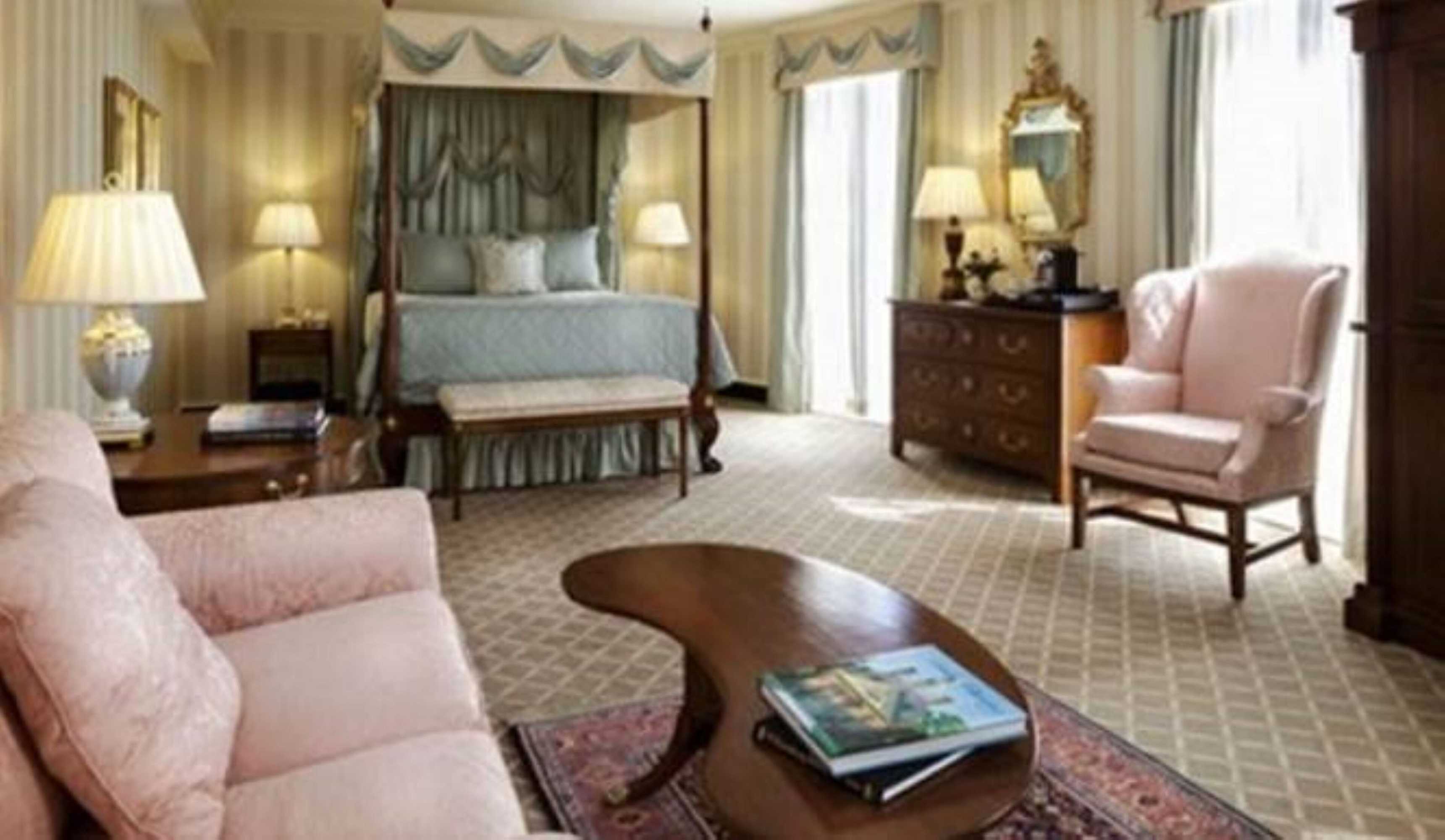 Gift card for Williamsburg Inn, an Official Colonial Williamsburg Hotel Gift card for Williamsburg Inn, an Official Colonial Williamsburg Hotel