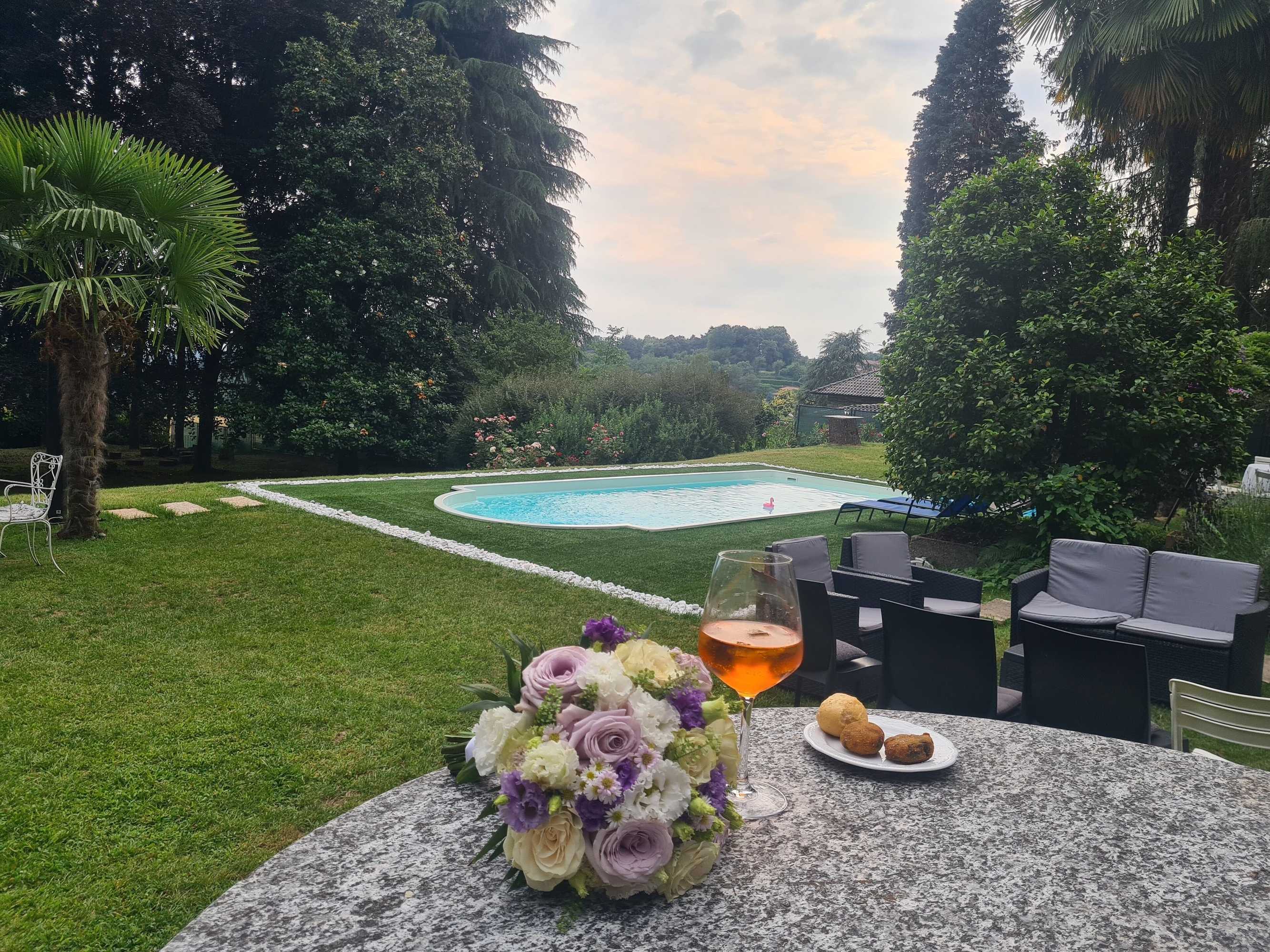 Gift card for Wonderful Villa Between Como And Milano Gift card for Wonderful Villa Between Como And Milano