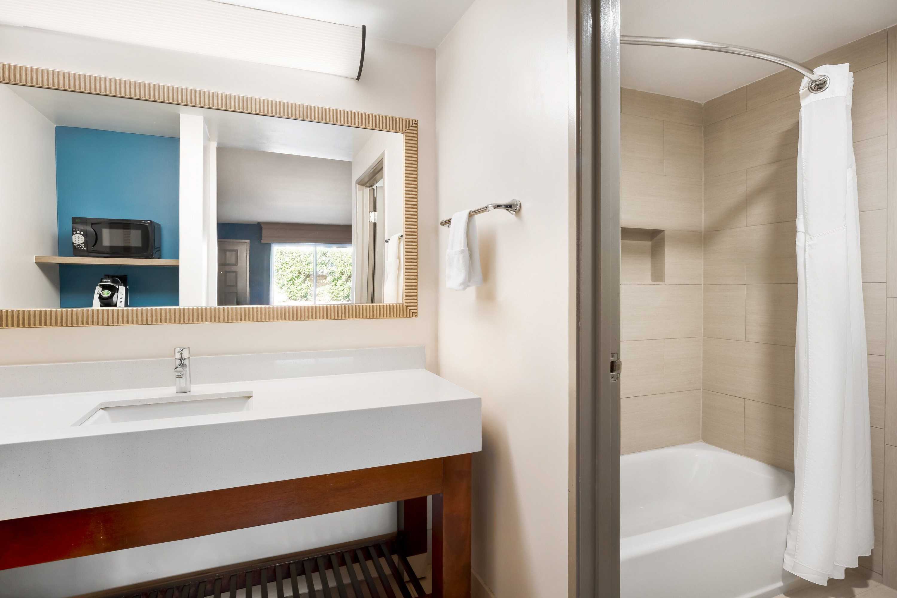 Gift card for Holiday Inn Express Simi Valley by Ihg Gift card for Holiday Inn Express Simi Valley by Ihg