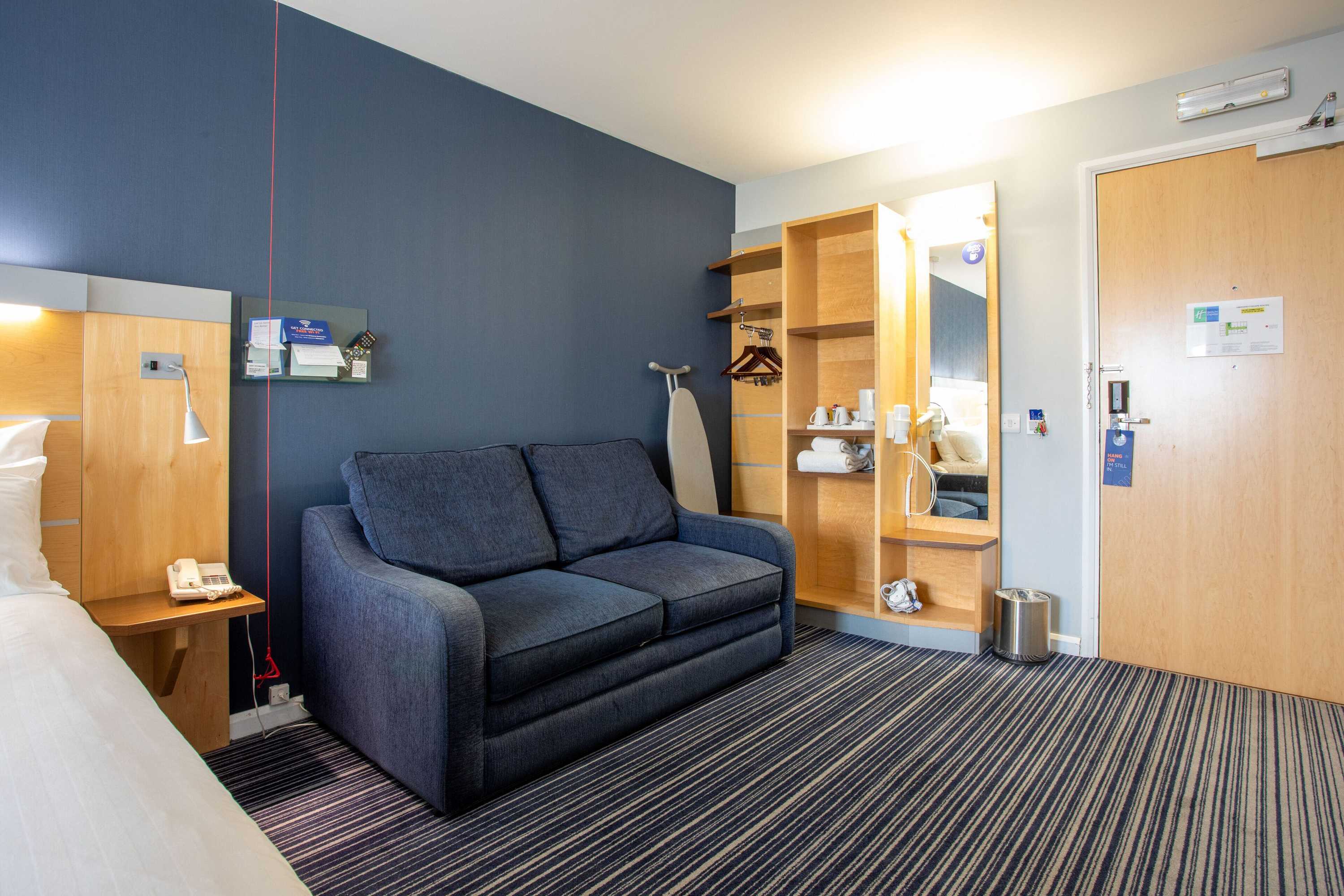 Gift card for Holiday Inn Express Dunfermline by Ihg Gift card for Holiday Inn Express Dunfermline by Ihg