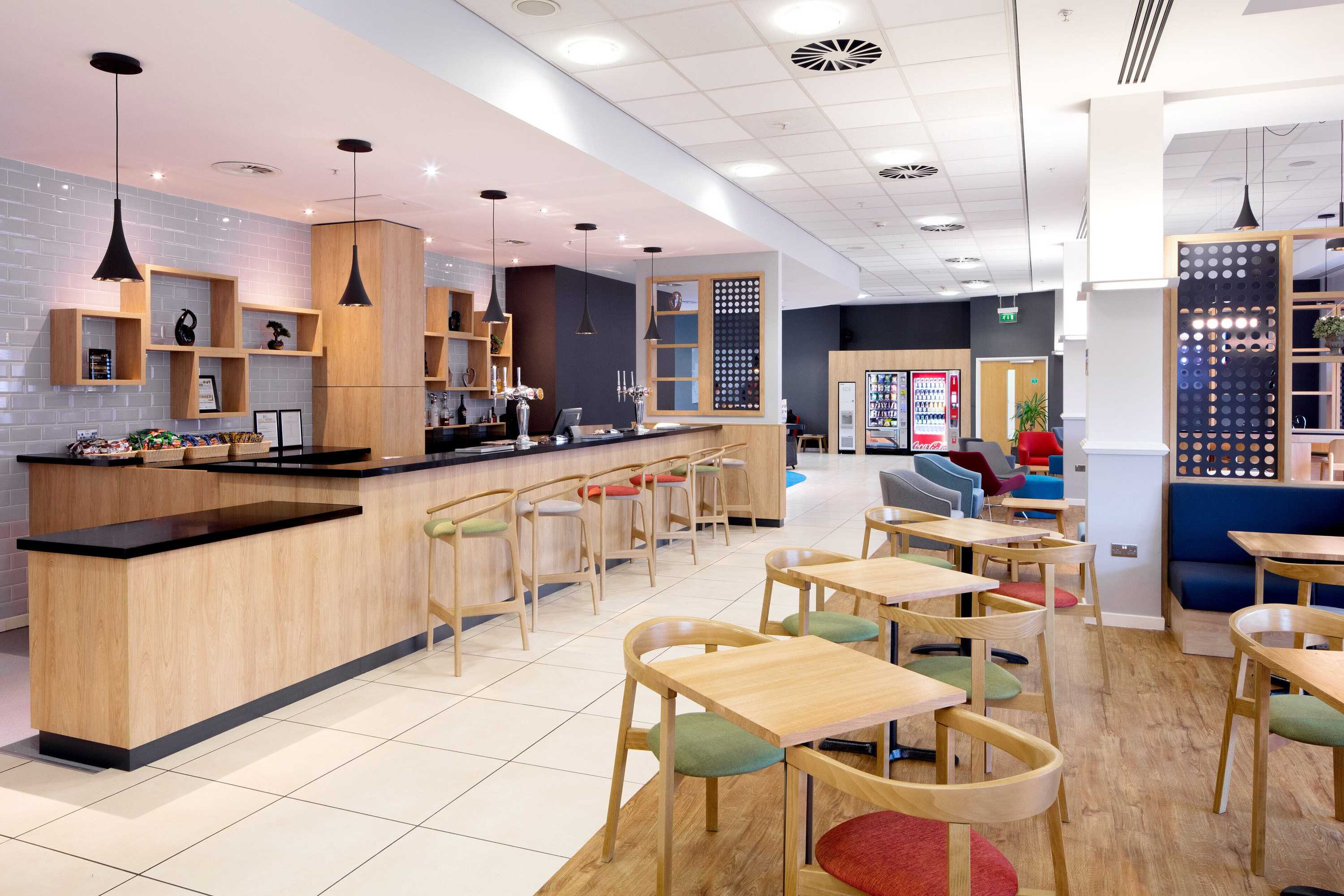 Gift card for Holiday Inn Express Hull City Centre by Ihg Gift card for Holiday Inn Express Hull City Centre by Ihg