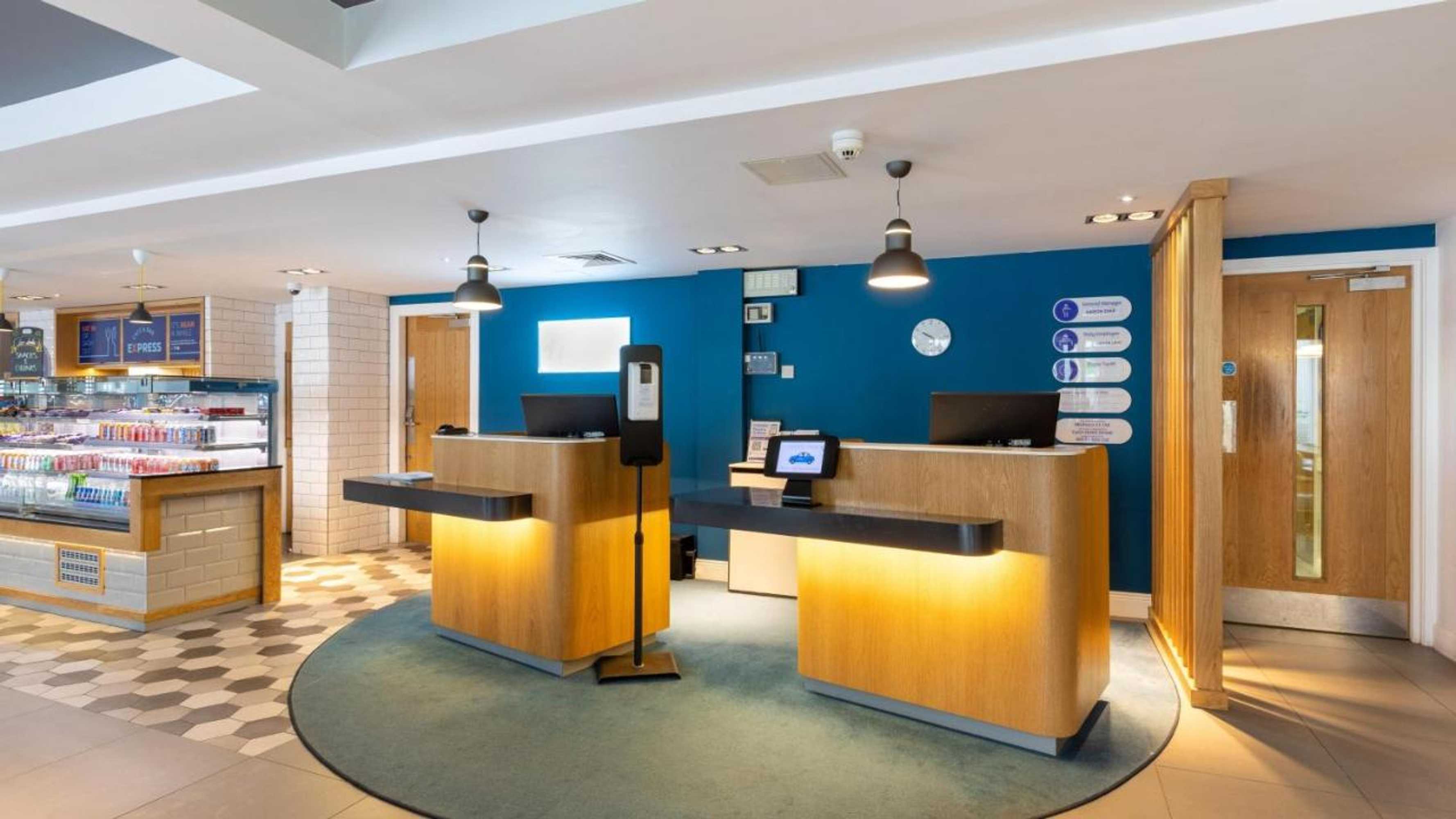 Gift card for Holiday Inn Express Aberdeen City Centre by Ihg Gift card for Holiday Inn Express Aberdeen City Centre by Ihg