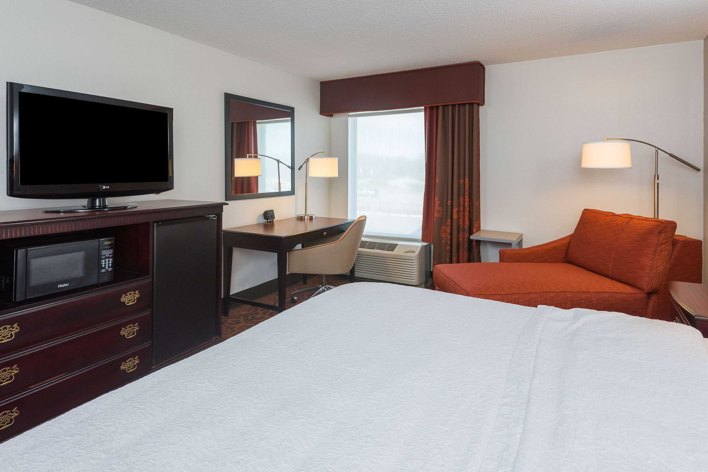 Gift card for Hampton Inn Parkersburg-Mineral Wells Gift card for Hampton Inn Parkersburg-Mineral Wells