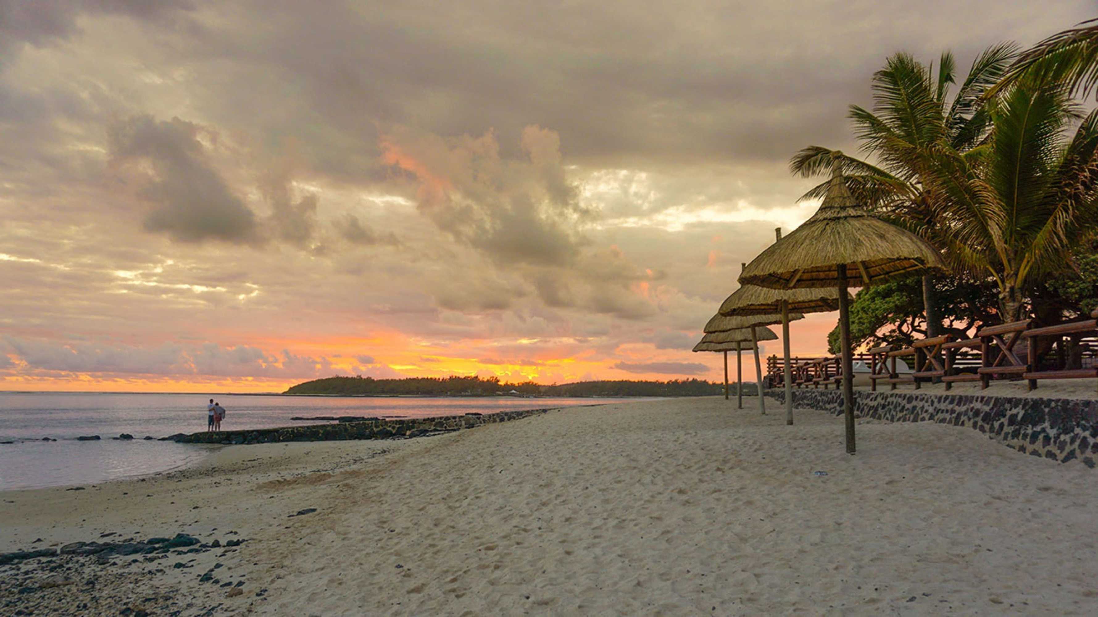 Gift card for Le Peninsula Bay Beach Resort Gift card for Le Peninsula Bay Beach Resort