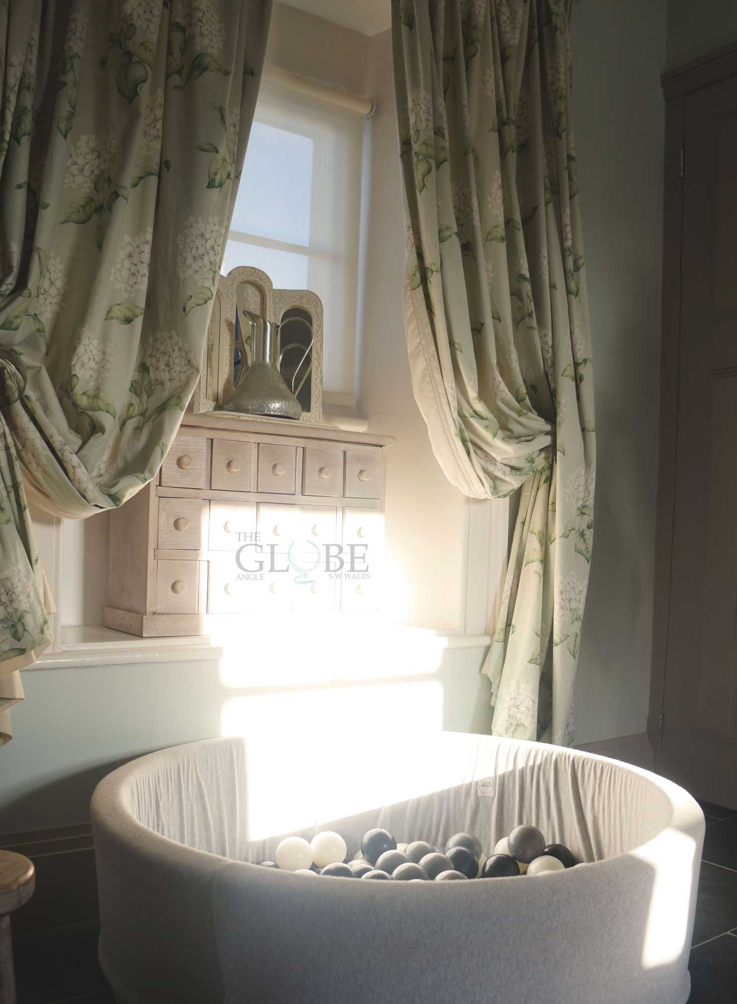 Gift card for The Globe Angle