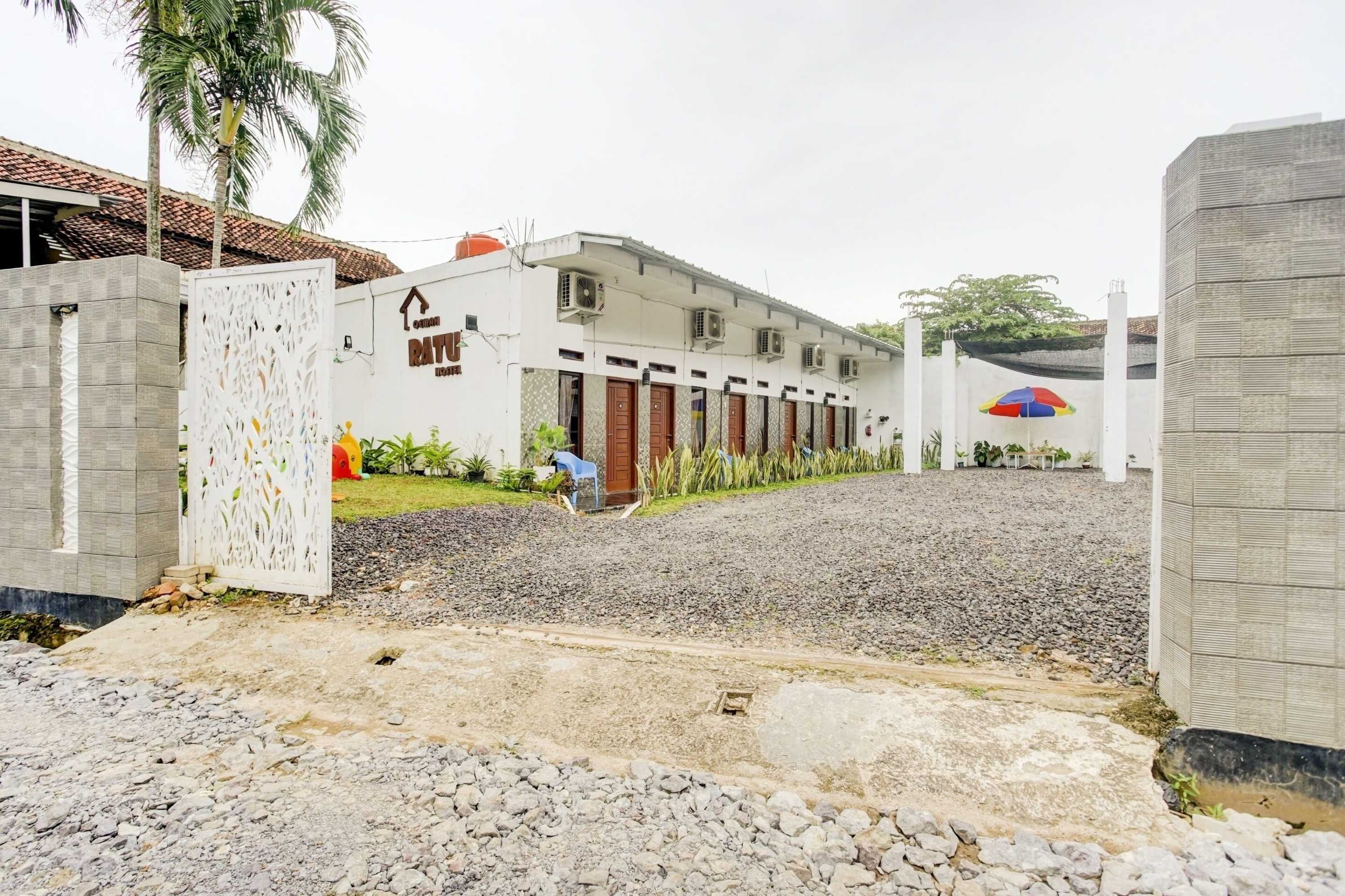 Gift card for Oyo 90124 Oemah Ratu Hostel Syariah Gift card for Oyo 90124 Oemah Ratu Hostel Syariah