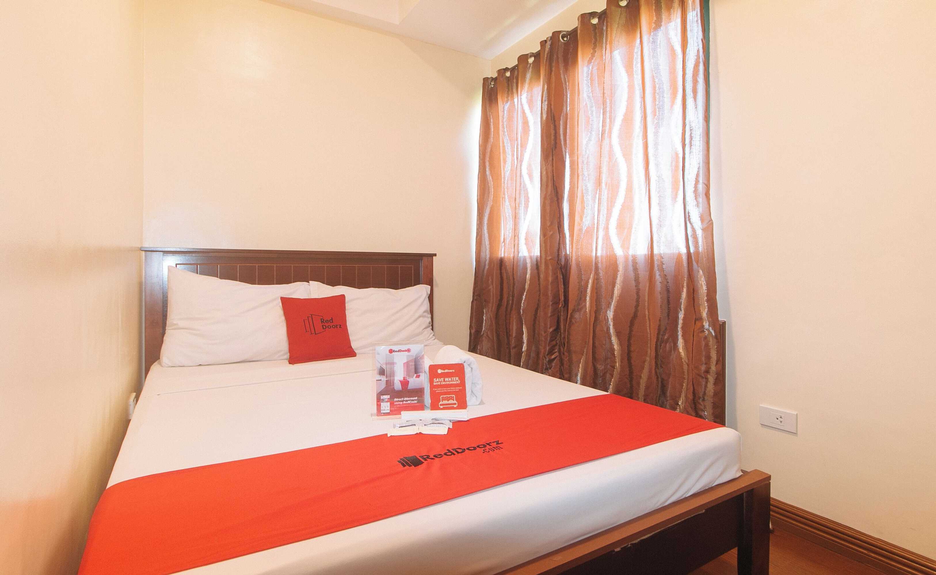 Gift card for Reddoorz @ Moonwalk Paranaque Gift card for Reddoorz @ Moonwalk Paranaque