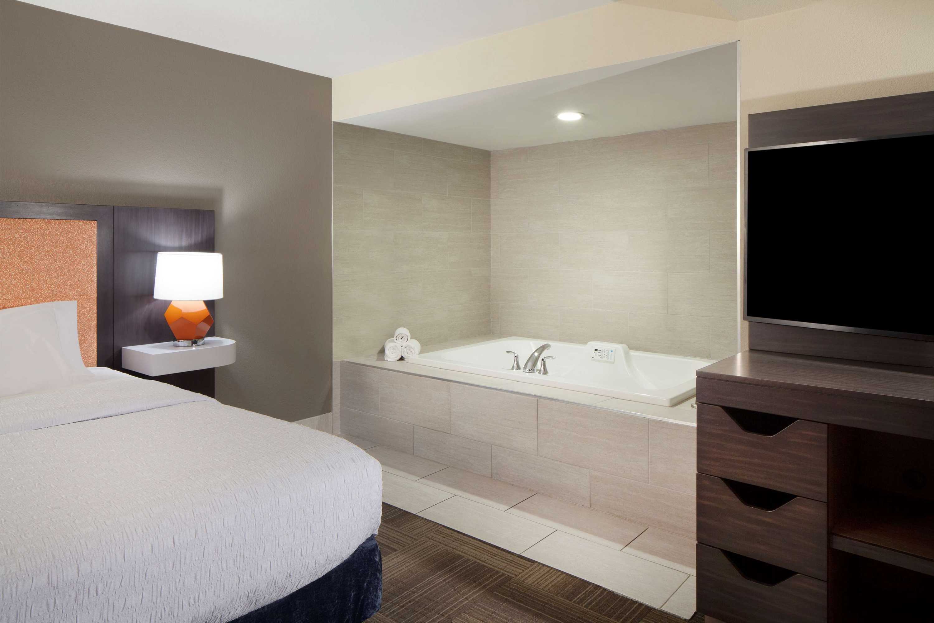 Gift card for Hampton Inn Charleston-Southridge Gift card for Hampton Inn Charleston-Southridge