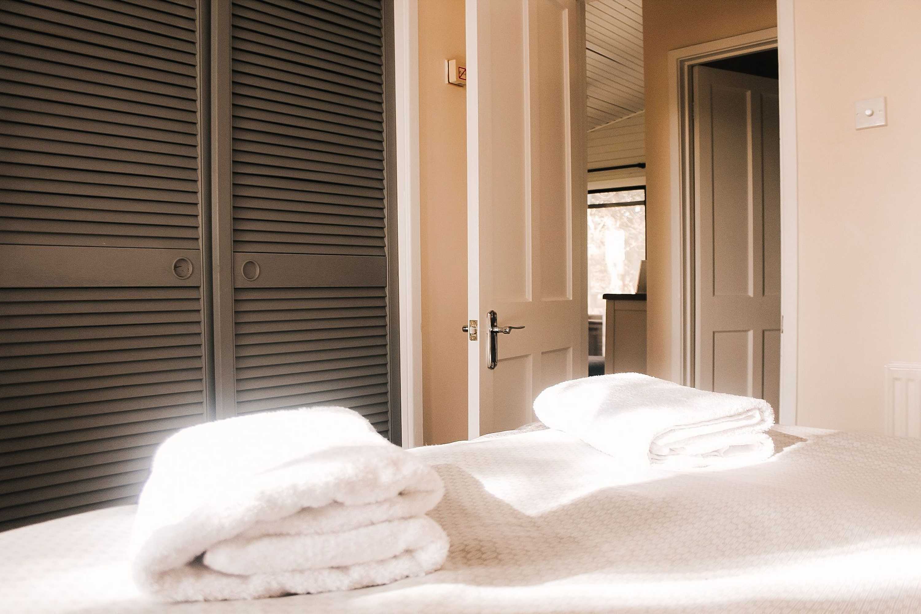 Gift card for Keer Side Lodge, Luxury Lodge With Private Hot Tub at Pine Lake Resort Gift card for Keer Side Lodge, Luxury Lodge With Private Hot Tub at Pine Lake Resort