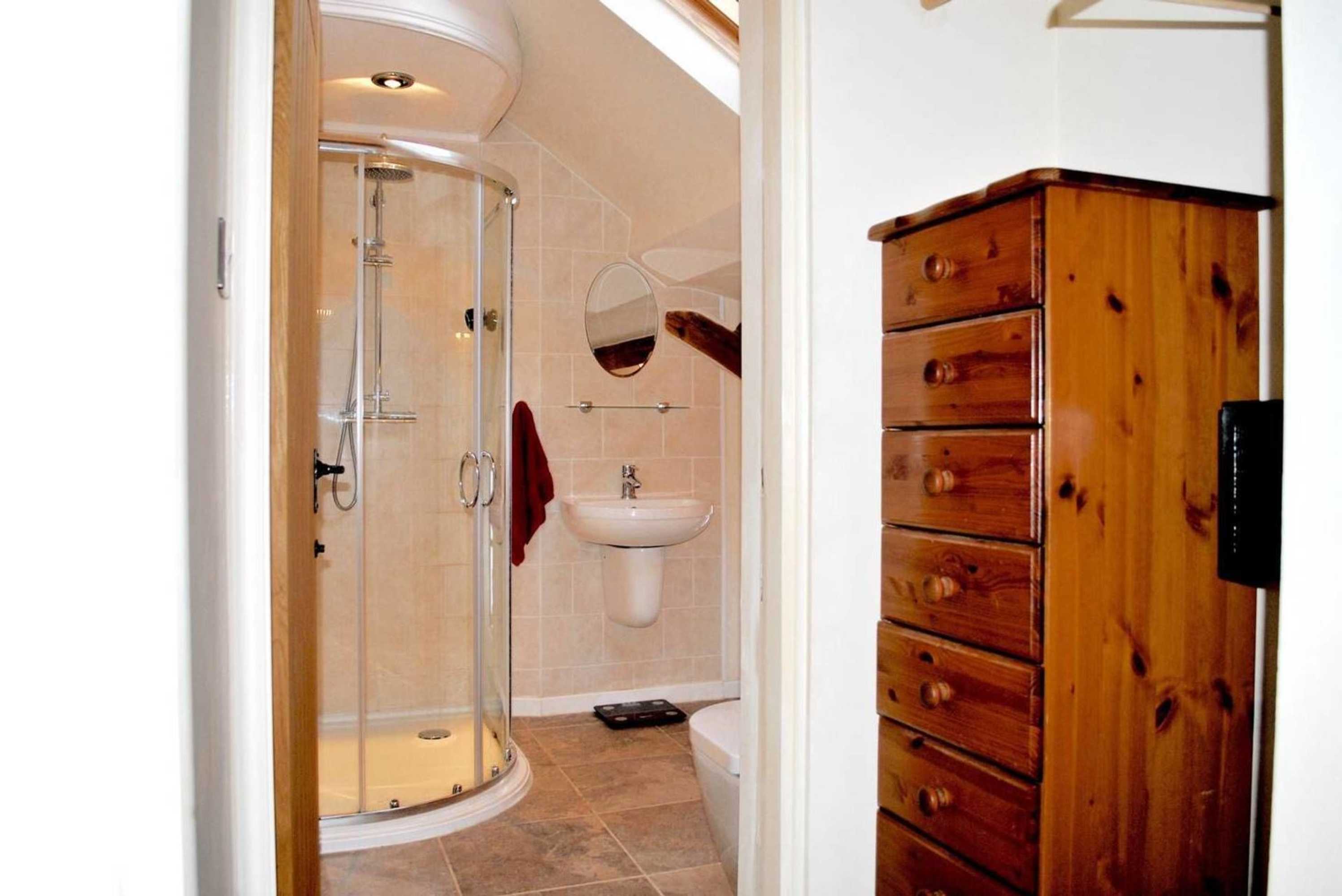 Gift card for Squirrel Barn. Hi-Spec. Hot Tub & Wifi. Sleeps 14 Gift card for Squirrel Barn. Hi-Spec. Hot Tub & Wifi. Sleeps 14
