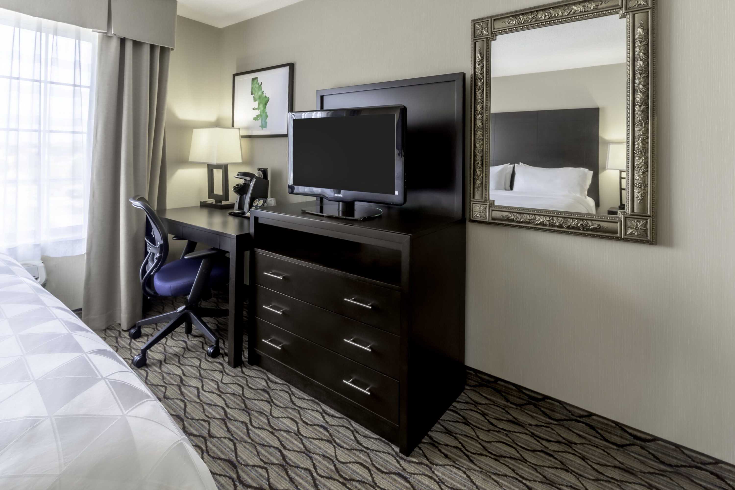 Gift card for Holiday Inn Hotel & Suites-Milwaukee Airport by Ihg Gift card for Holiday Inn Hotel & Suites-Milwaukee Airport by Ihg