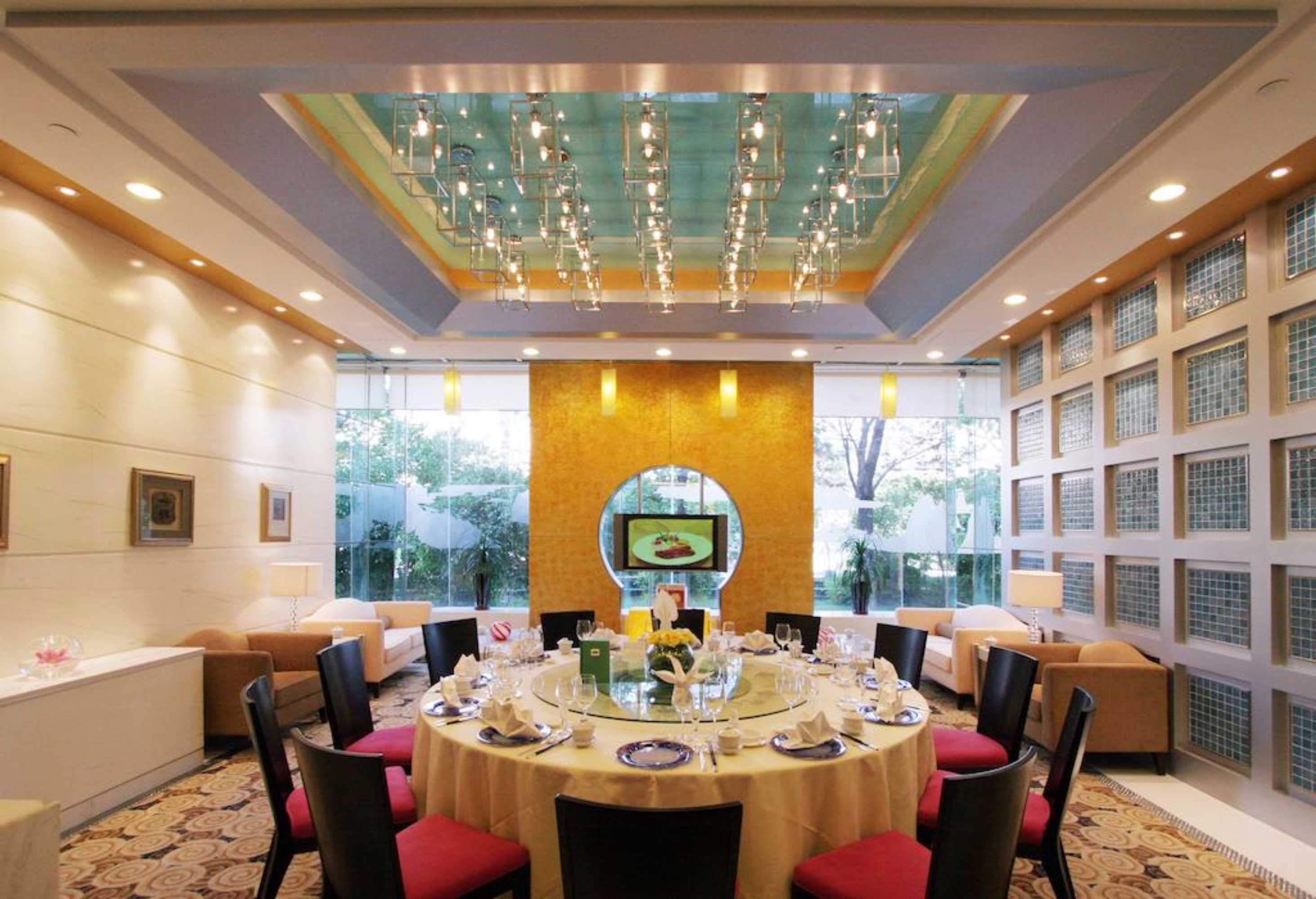 Gift card for Luxemon Xinjiang Yindu Hotel Gift card for Luxemon Xinjiang Yindu Hotel