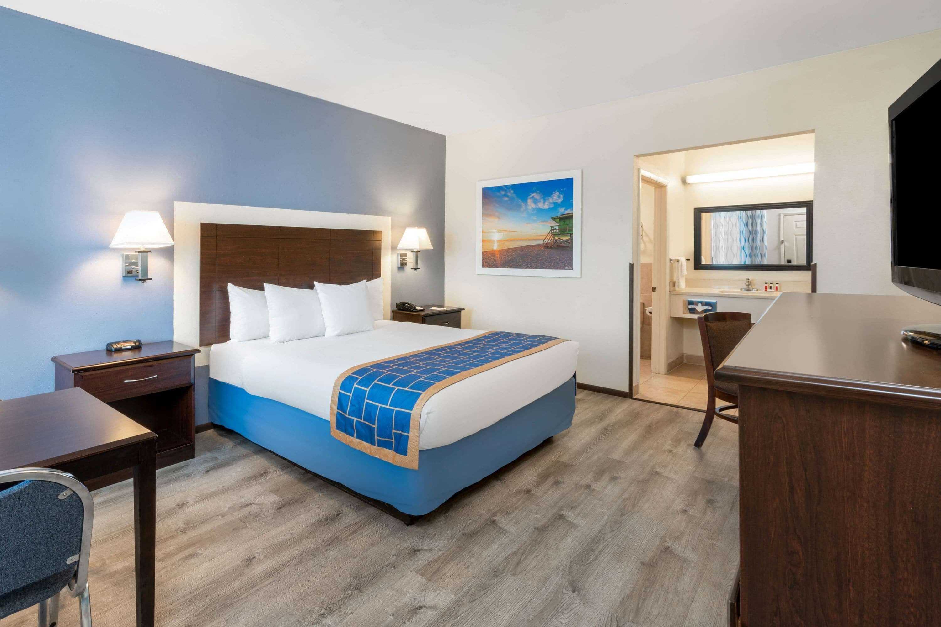 Gift card for Days Inn by Wyndham Grants Gift card for Days Inn by Wyndham Grants