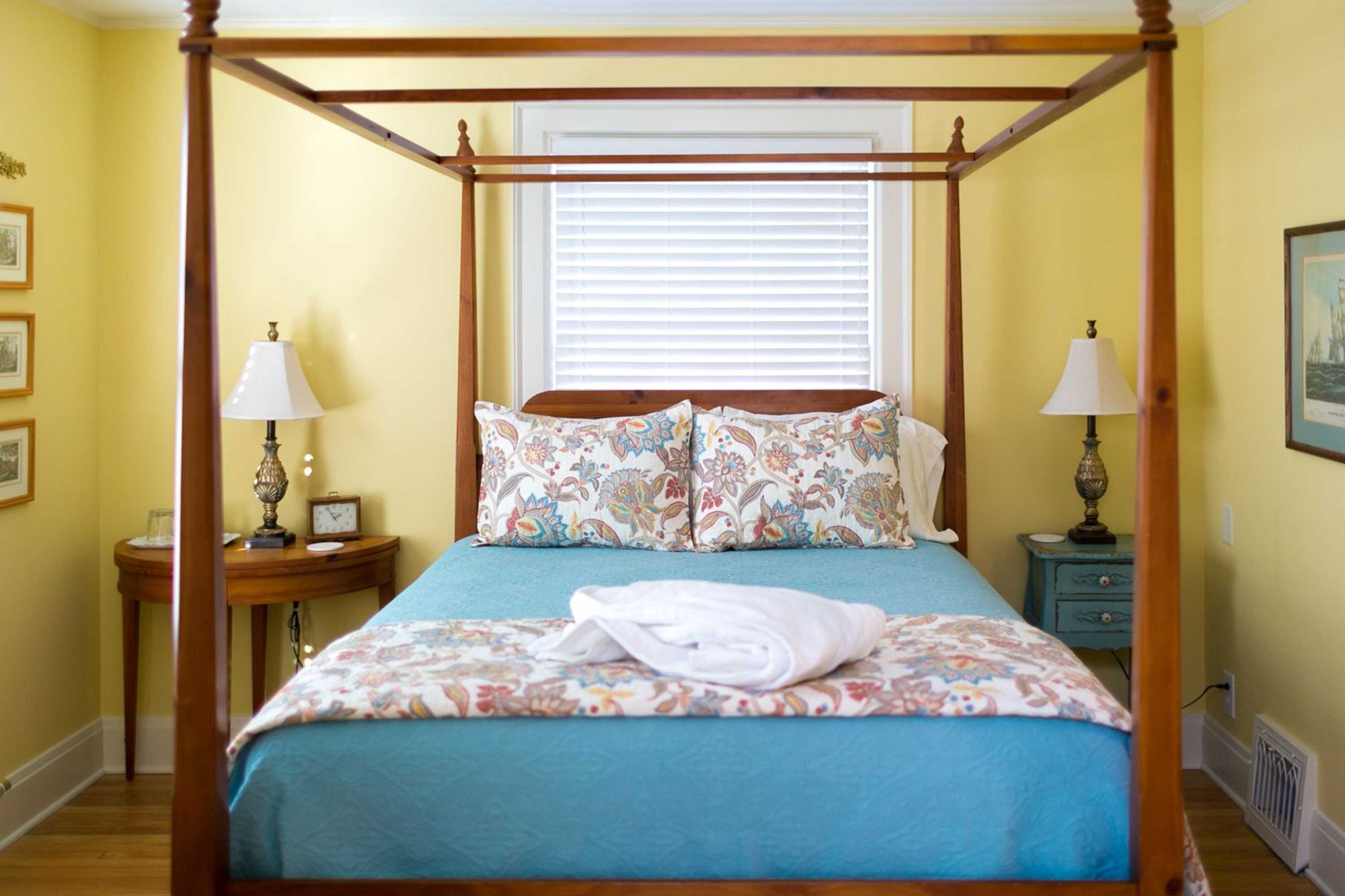 Gift card for 1810 Emerson House Bed & Breakfast - Adults Only Gift card for 1810 Emerson House Bed & Breakfast - Adults Only