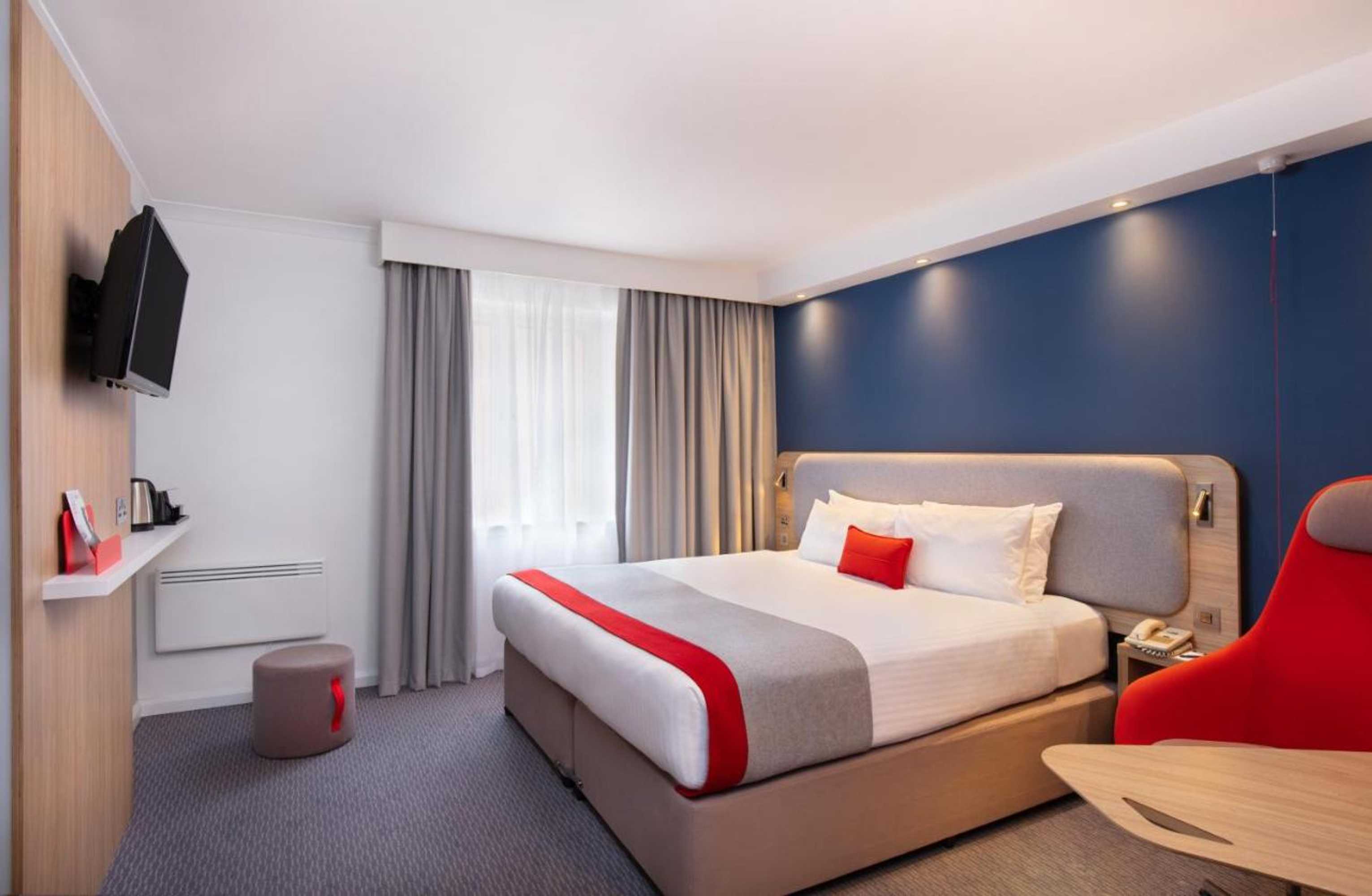 Gift card for Holiday Inn Express Strathclyde Park M74 Jct 5 by Ihg