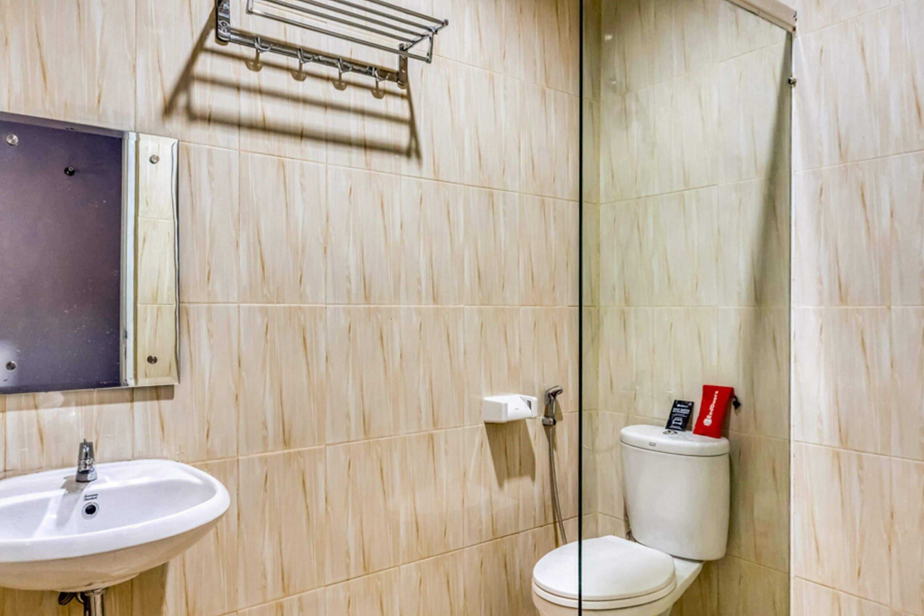 Gift card for Reddoorz Near Sindu Kusuma Edupark 2