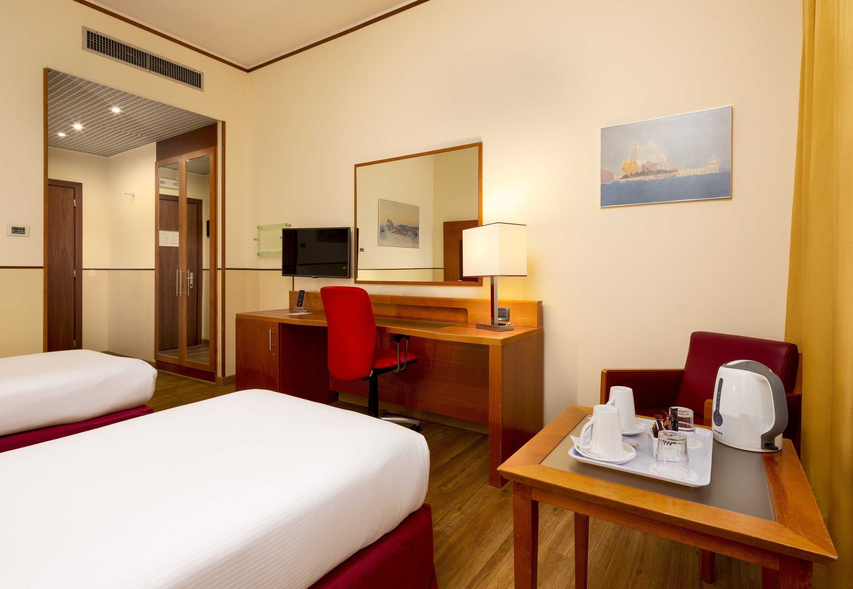Gift card for Crowne Plaza Venice East by Ihg Gift card for Crowne Plaza Venice East by Ihg
