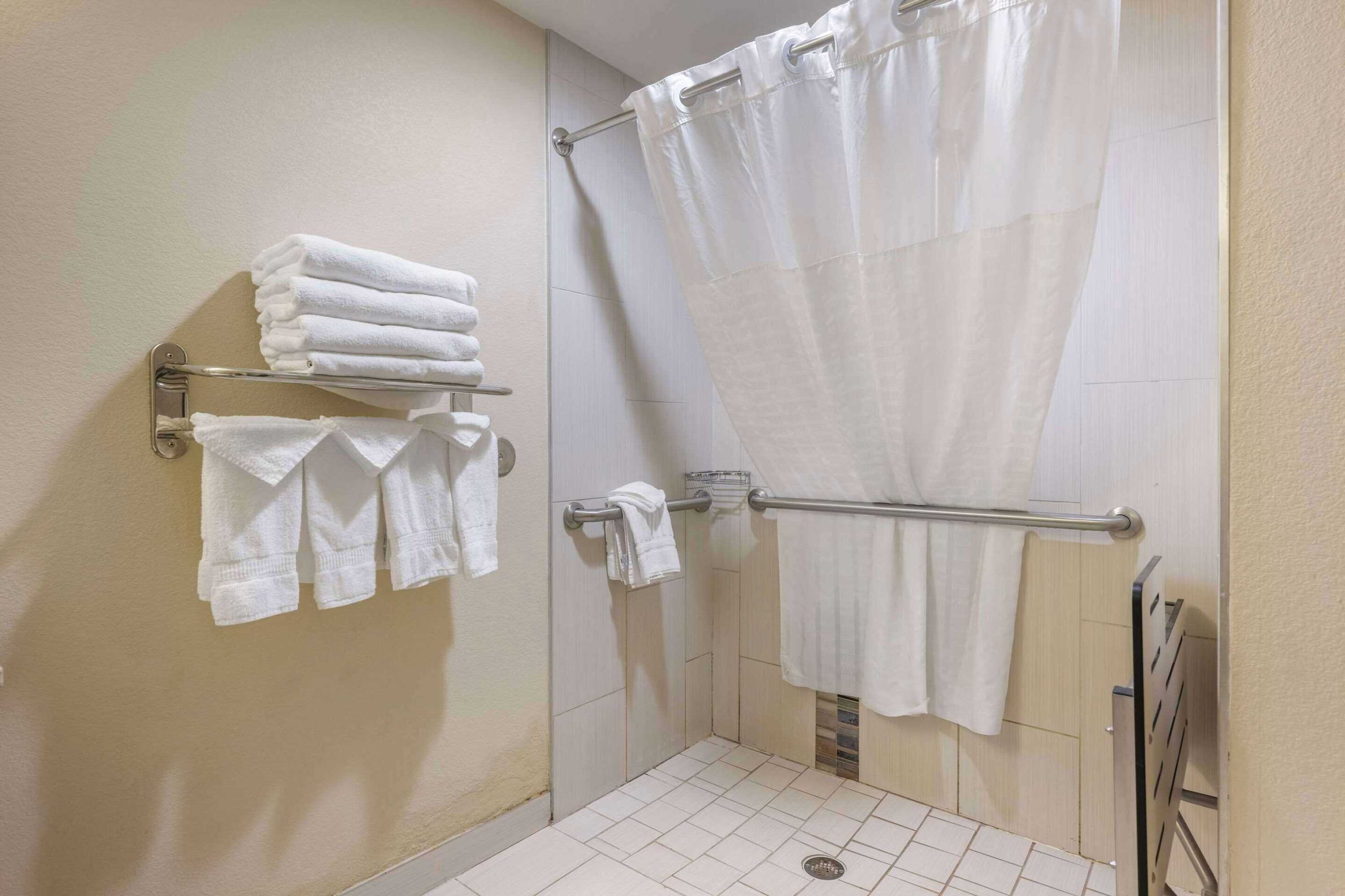 Gift card for Comfort Inn & Suites Artesia Gift card for Comfort Inn & Suites Artesia