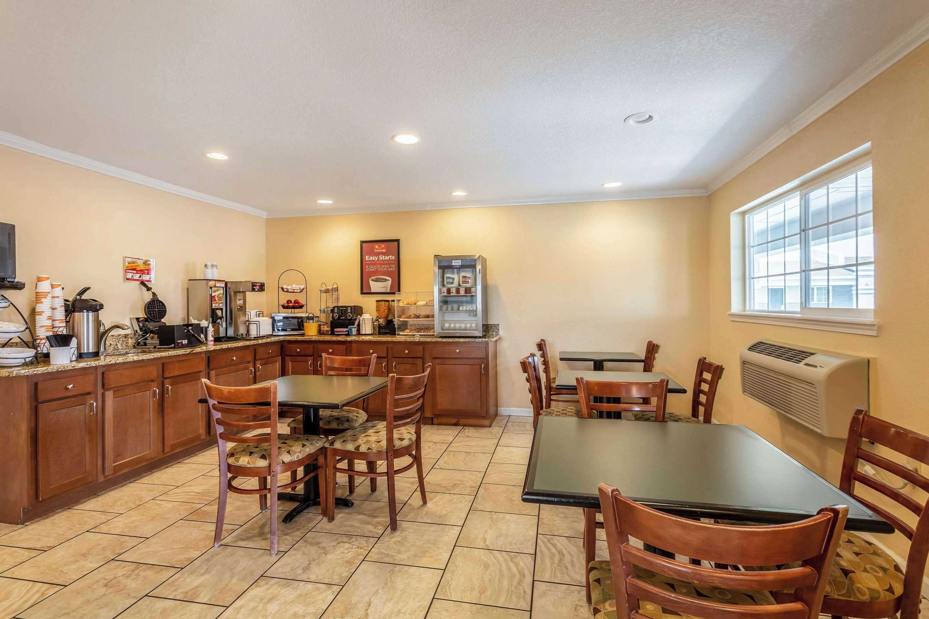 Gift card for Econo Lodge Inn & Suites Gift card for Econo Lodge Inn & Suites