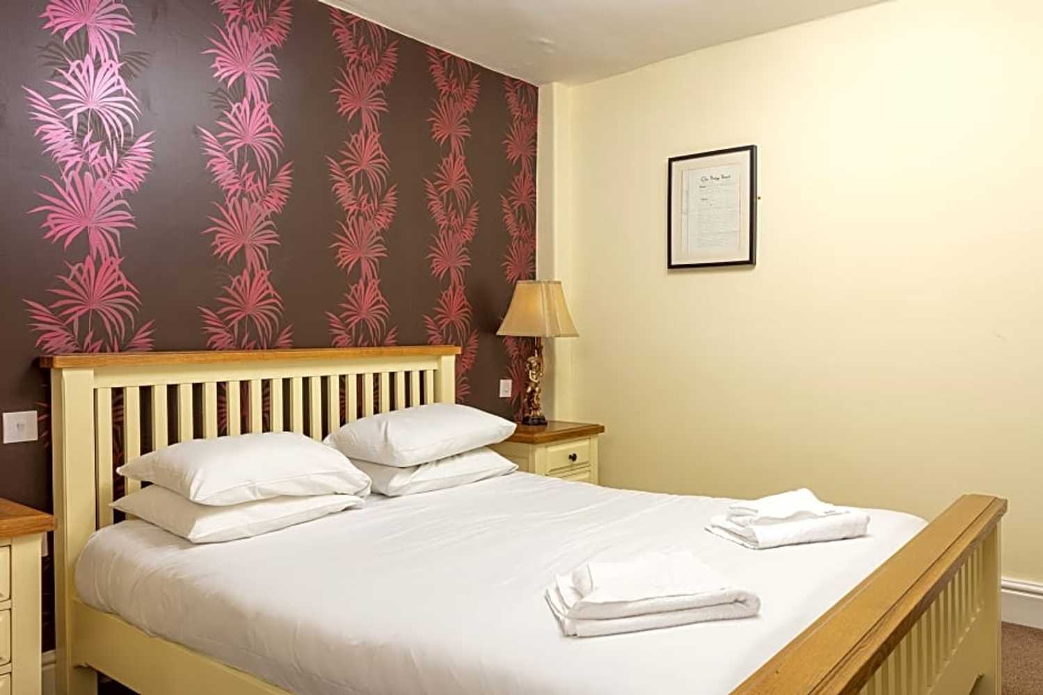 Gift card for The New Inn by Roomsbooked