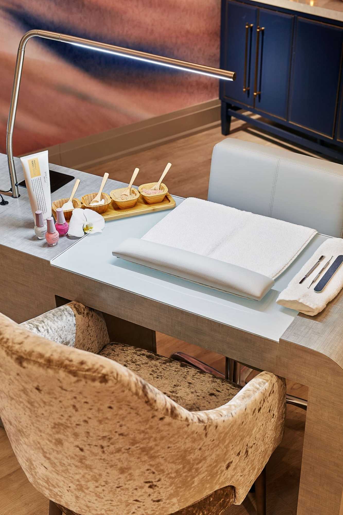 Gift card for 124 on Queen Hotel & Spa Gift card for 124 on Queen Hotel & Spa