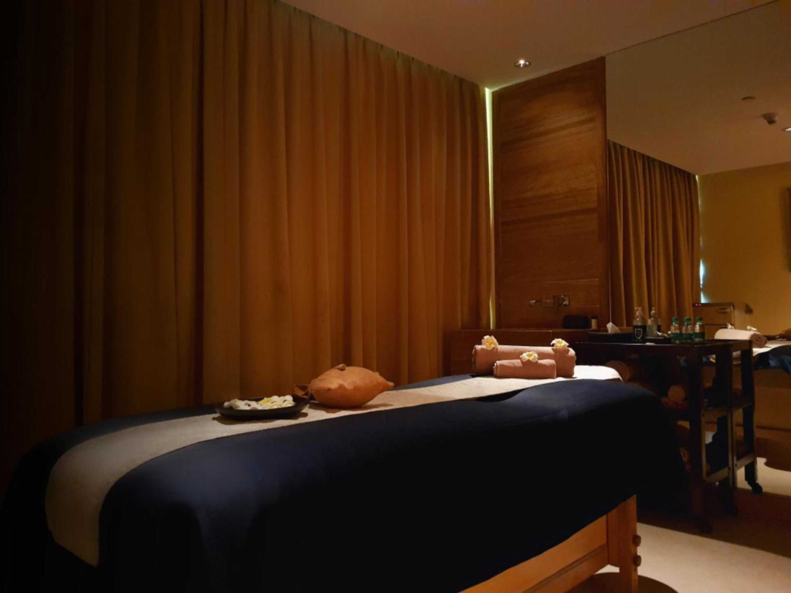 Gift card for Holiday Inn Mumbai International Airport by Ihg Gift card for Holiday Inn Mumbai International Airport by Ihg