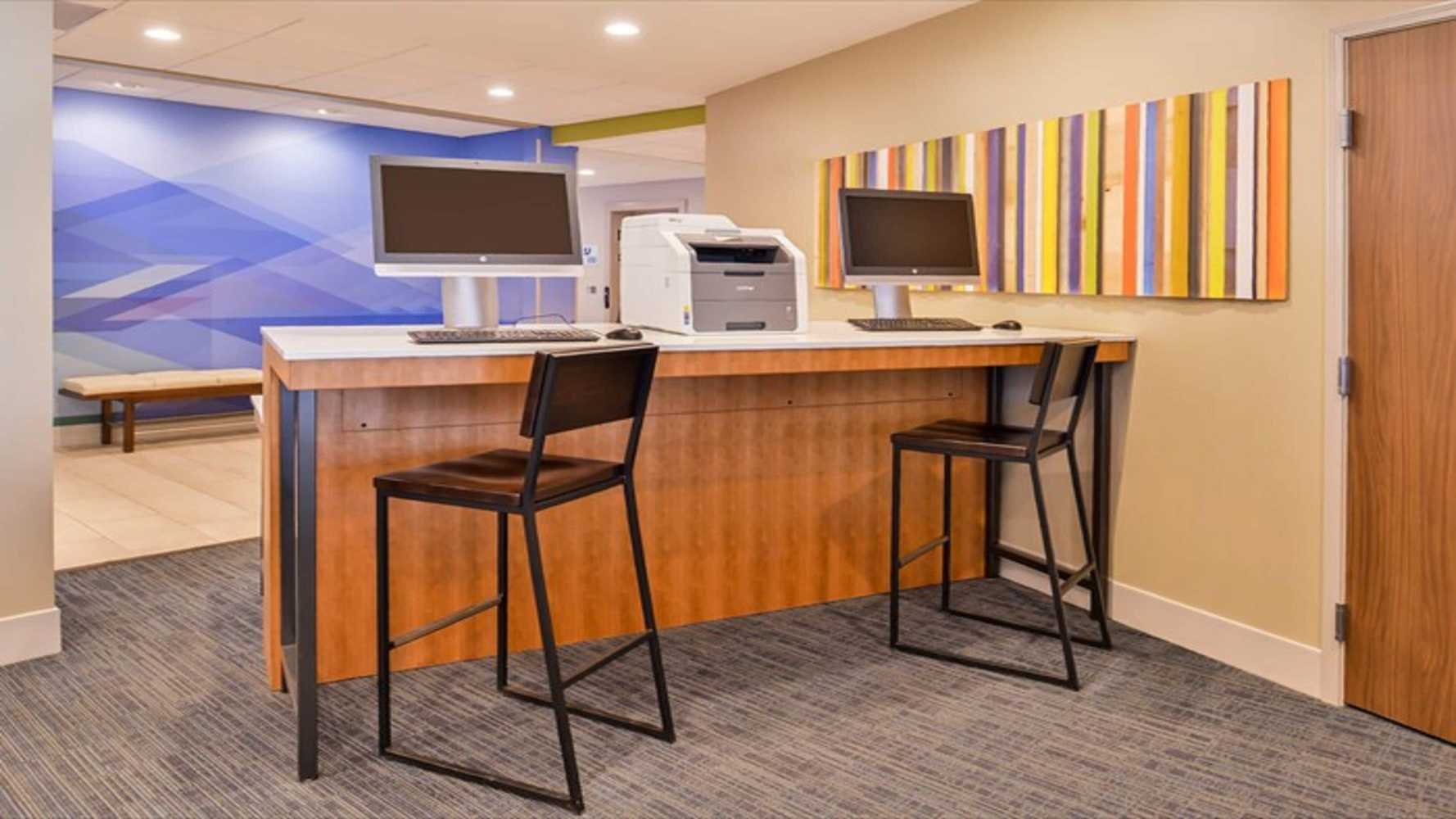 Gift card for Holiday Inn Express & Suites Parkersburg East by Ihg Gift card for Holiday Inn Express & Suites Parkersburg East by Ihg