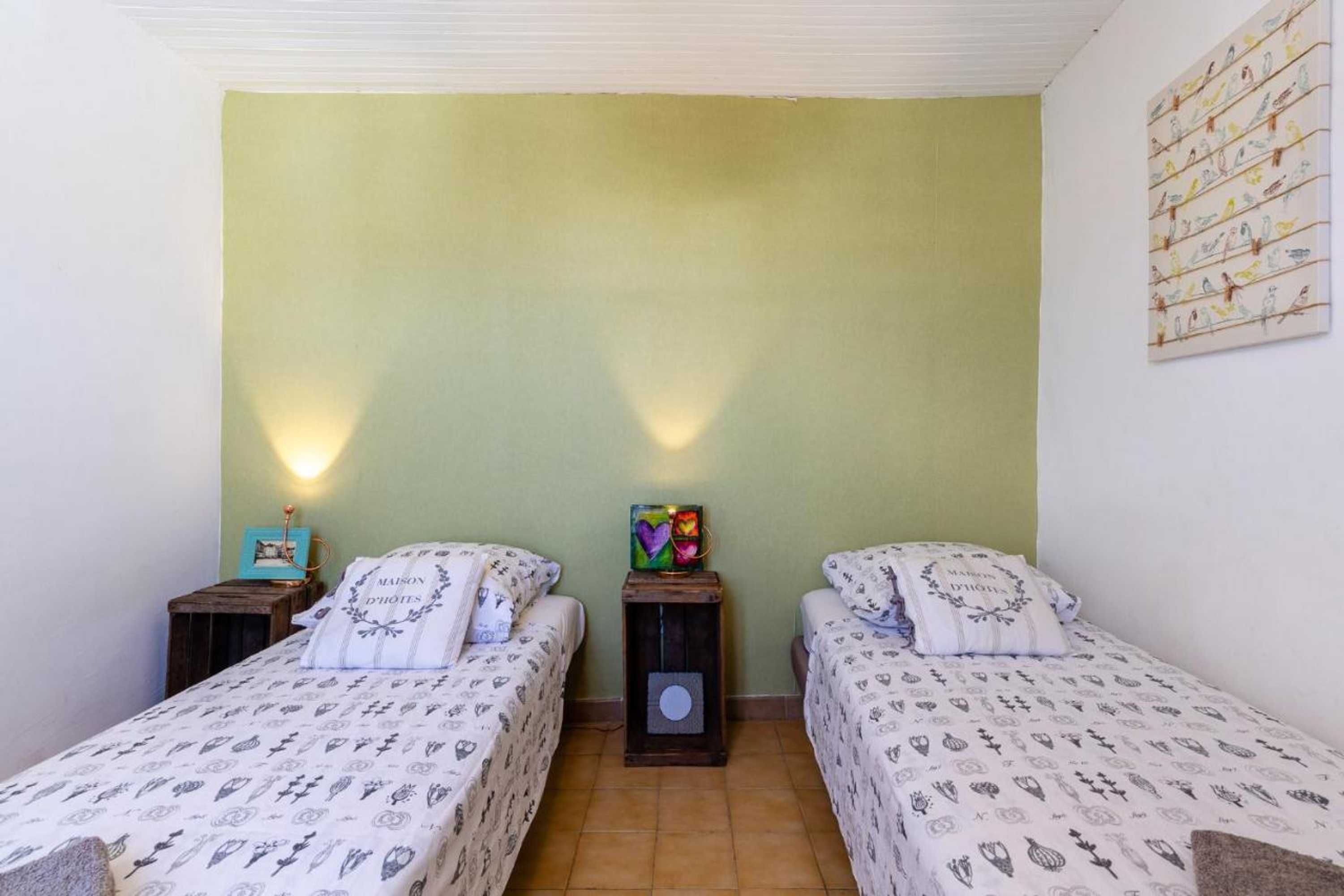 Gift card for The Crew House LA Ciotat - 3 Chambres et Box Privatif au Dessus du Vieux Port Gift card for The Crew House LA Ciotat - 3 Chambres et Box Privatif au Dessus du Vieux Port