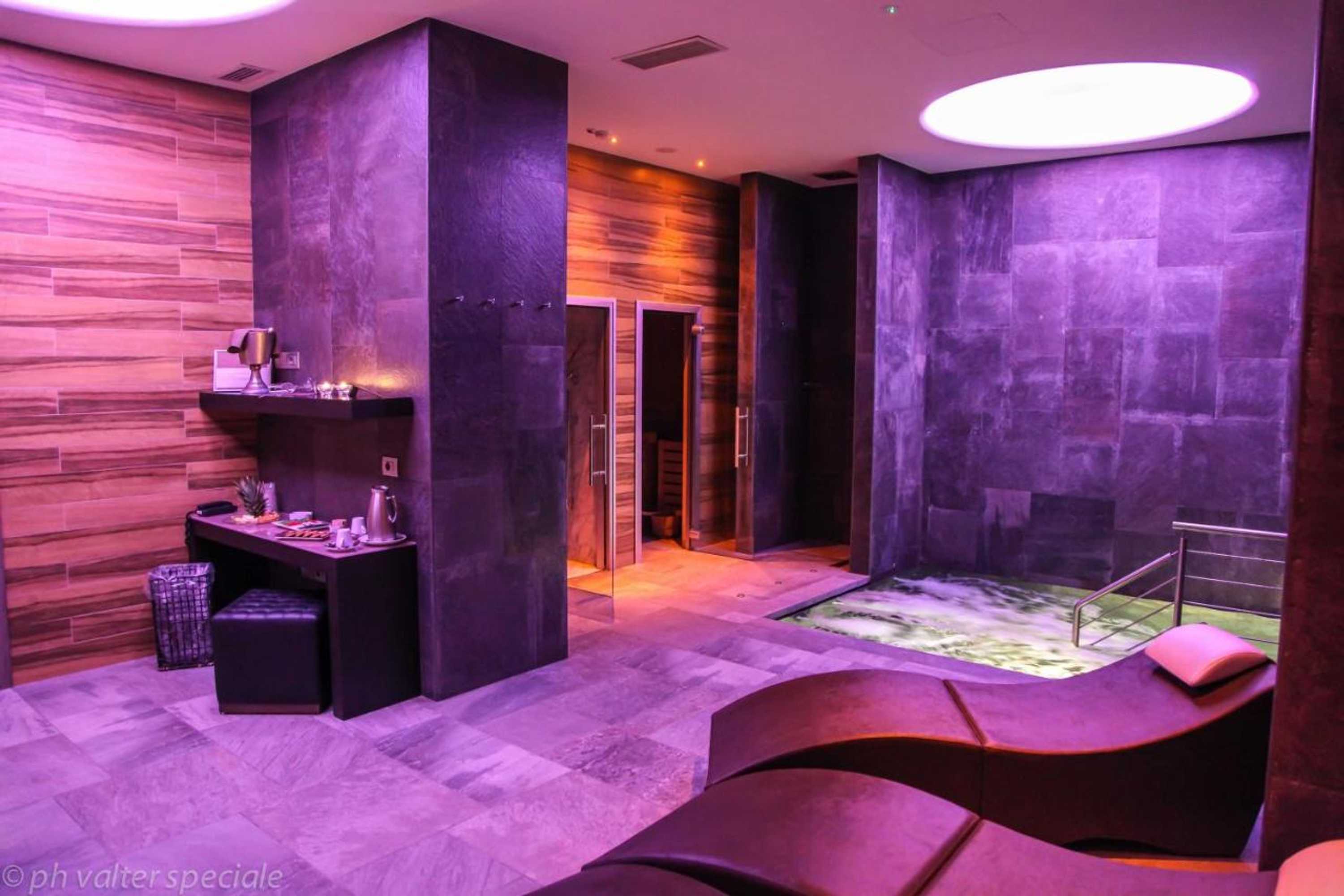 Gift card for 4 Spa Resort Hotel