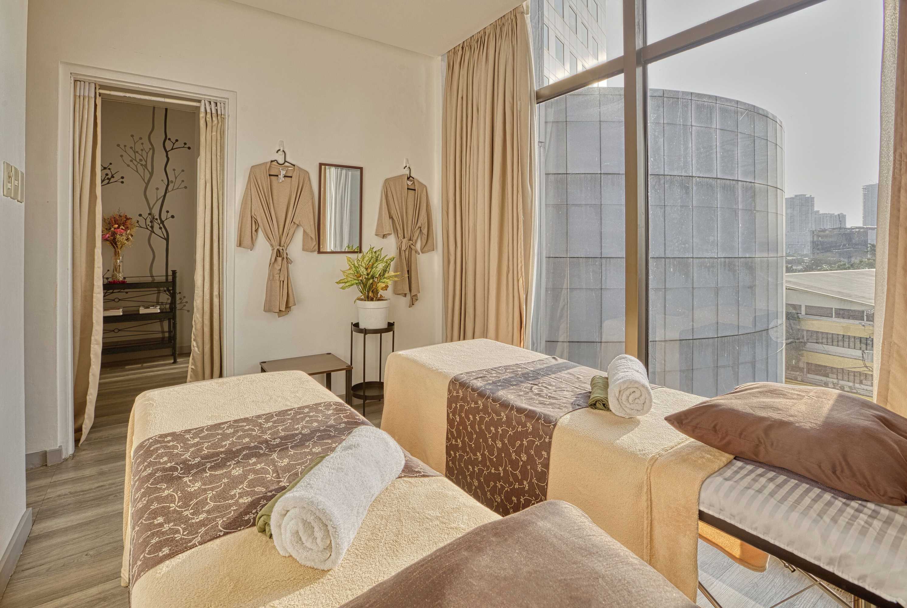 Gift card for Holiday Inn & Suites Manila Galleria by Ihg Gift card for Holiday Inn & Suites Manila Galleria by Ihg