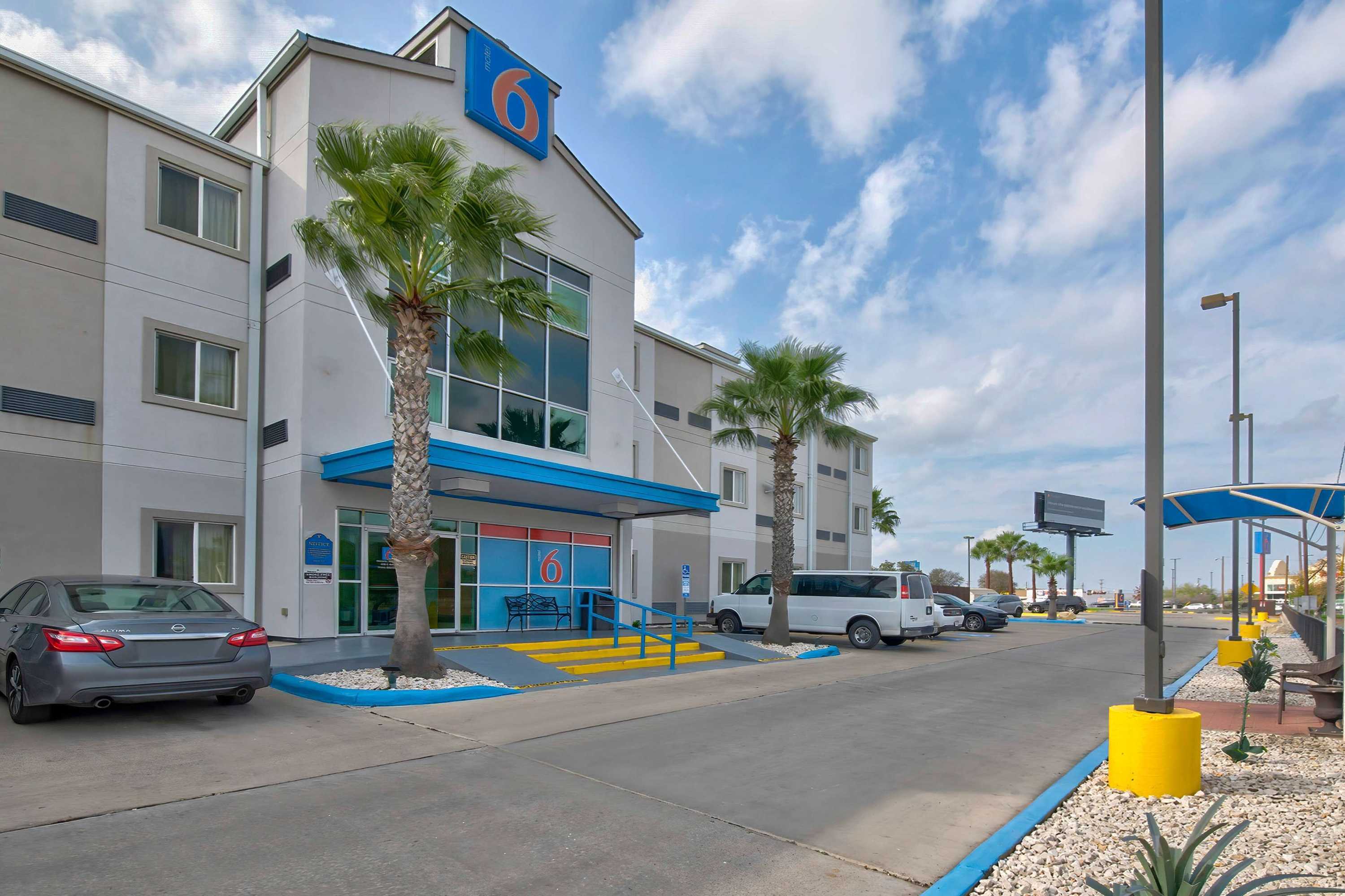 Gift card for Motel 6 Eagle Pass, TX - Lakeside Gift card for Motel 6 Eagle Pass, TX - Lakeside