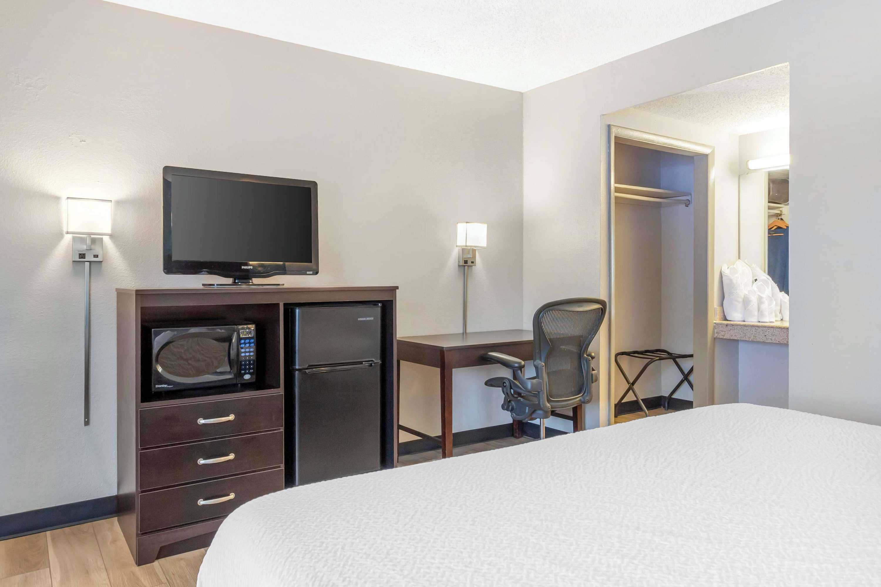 Gift card for Days Inn by Wyndham Wrightstown Mcguire Afb/bordentown Gift card for Days Inn by Wyndham Wrightstown Mcguire Afb/bordentown