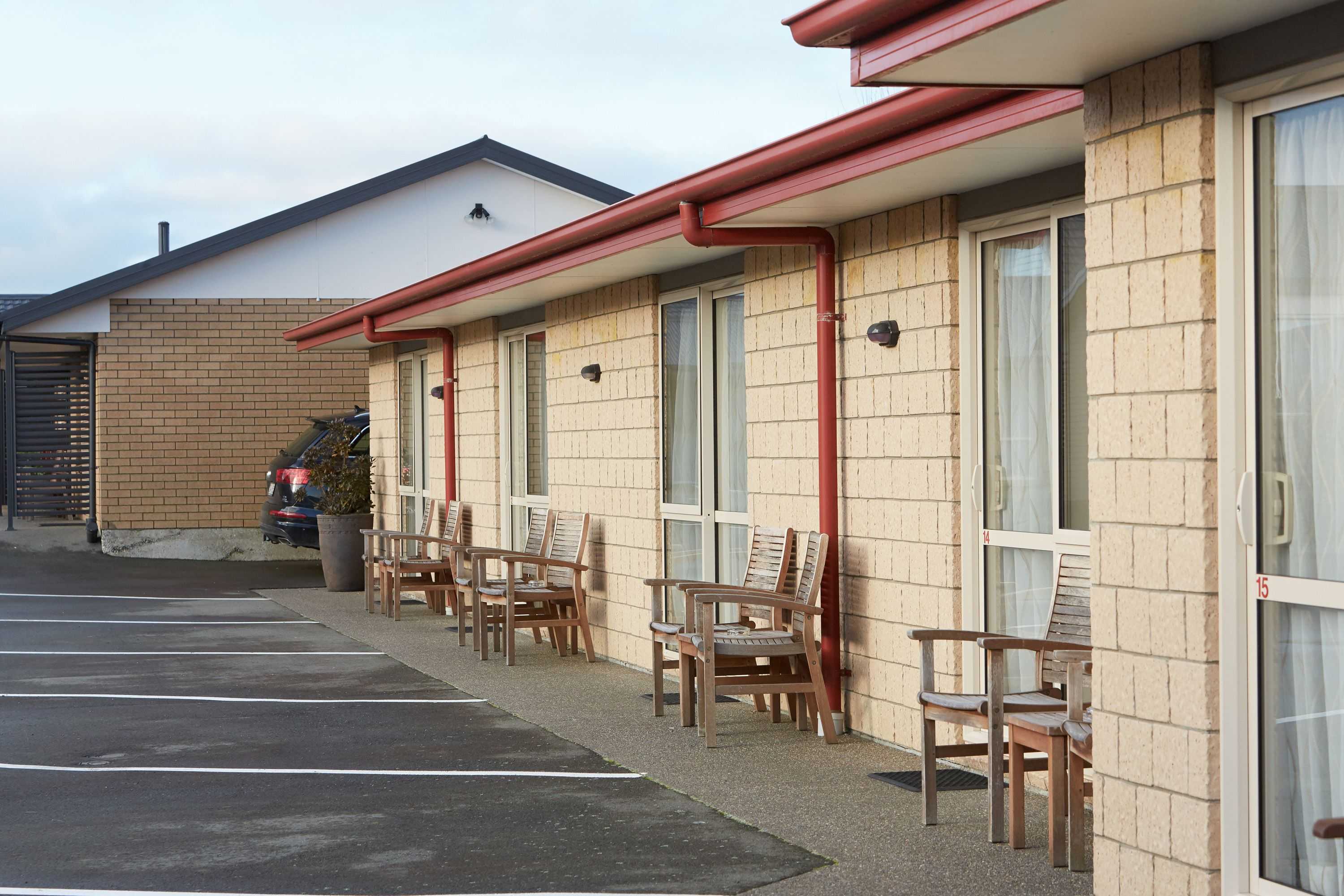 Gift card for Admiral Court Motel & Apartments Gift card for Admiral Court Motel & Apartments