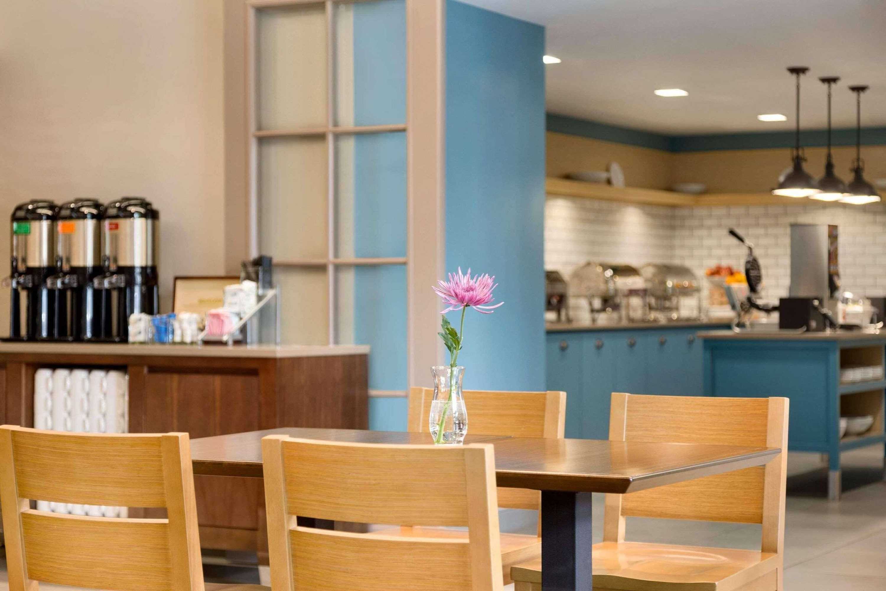 Gift card for Country Inn & Suites by Radisson, Seattle-Tacoma International Airport, WA Gift card for Country Inn & Suites by Radisson, Seattle-Tacoma International Airport, WA