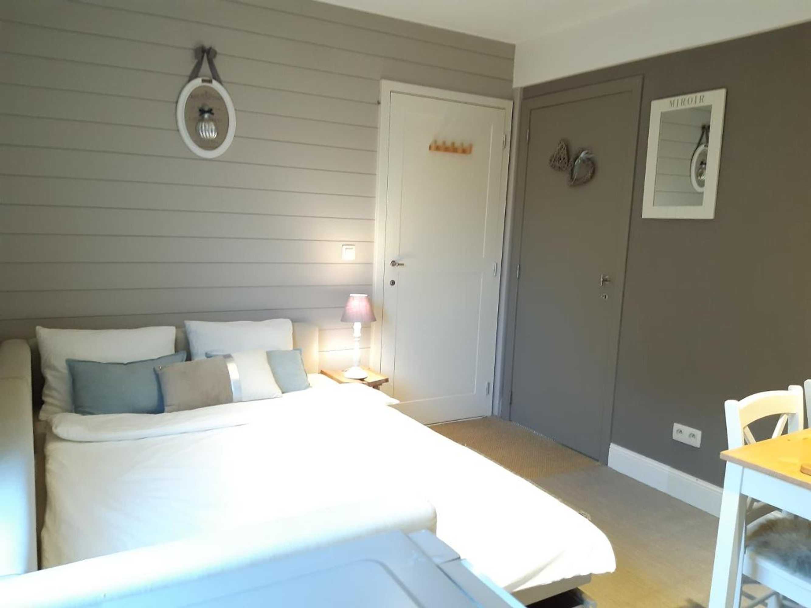 Gift card for Casa-Cosi, Tourist & Business Suites & Flats With Reserved Parking, Private Sauna Available Gift card for Casa-Cosi, Tourist & Business Suites & Flats With Reserved Parking, Private Sauna Available