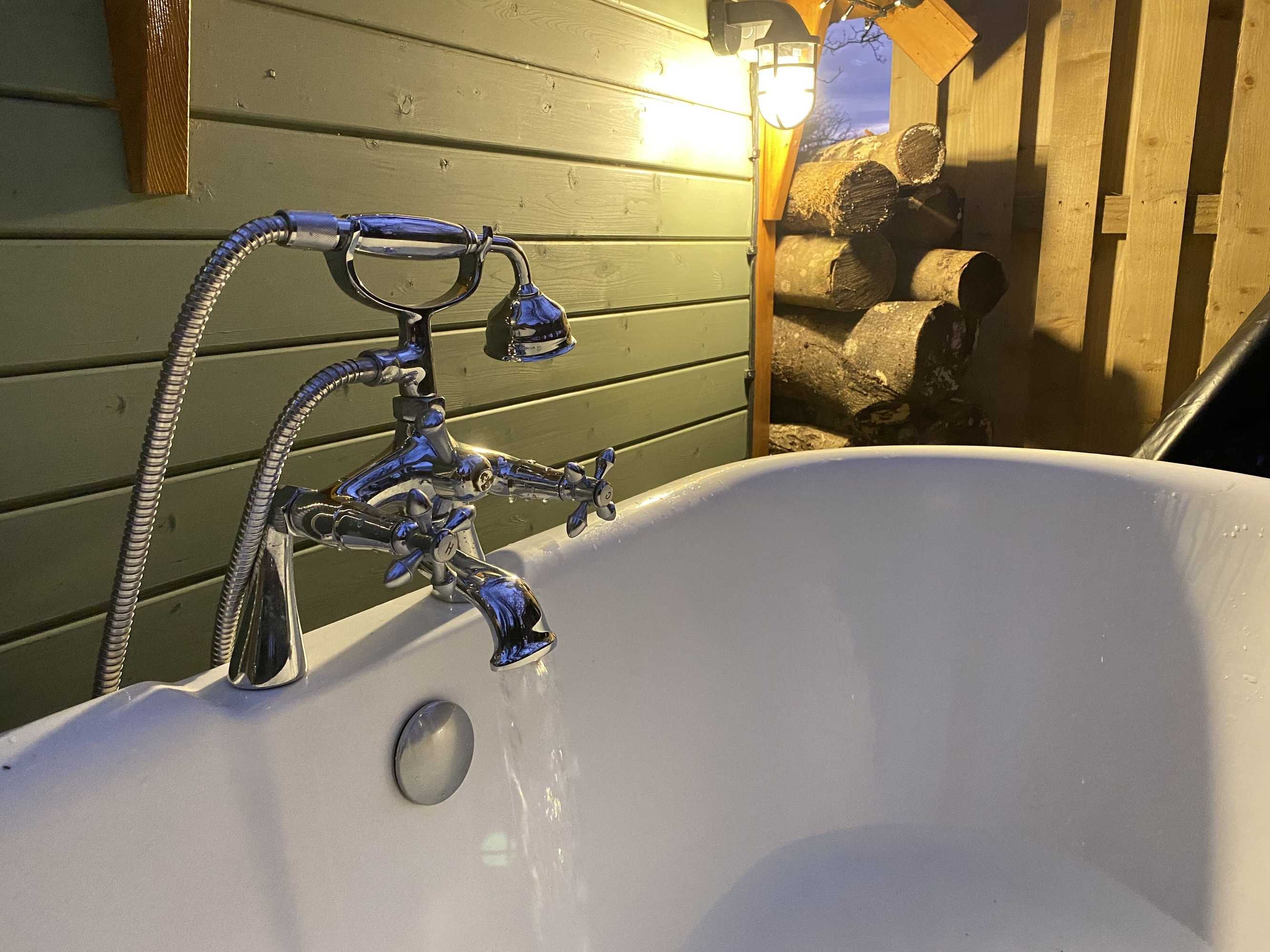 Gift card for Hobbit Cabin For 2 - Outdoor Bath / Wood Burner Gift card for Hobbit Cabin For 2 - Outdoor Bath / Wood Burner