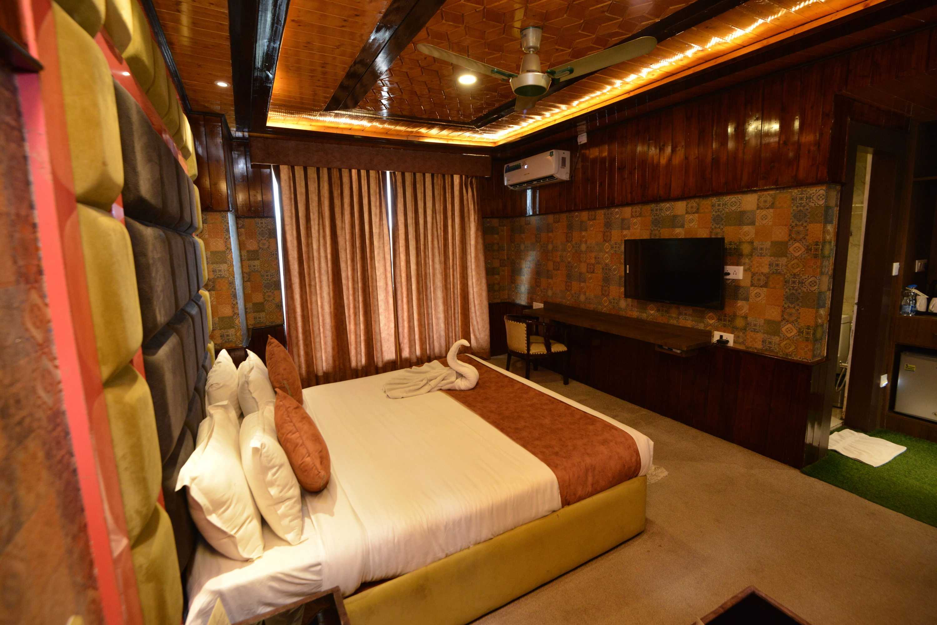Gift card for Hotel Golden Leaf Kashmir Gift card for Hotel Golden Leaf Kashmir