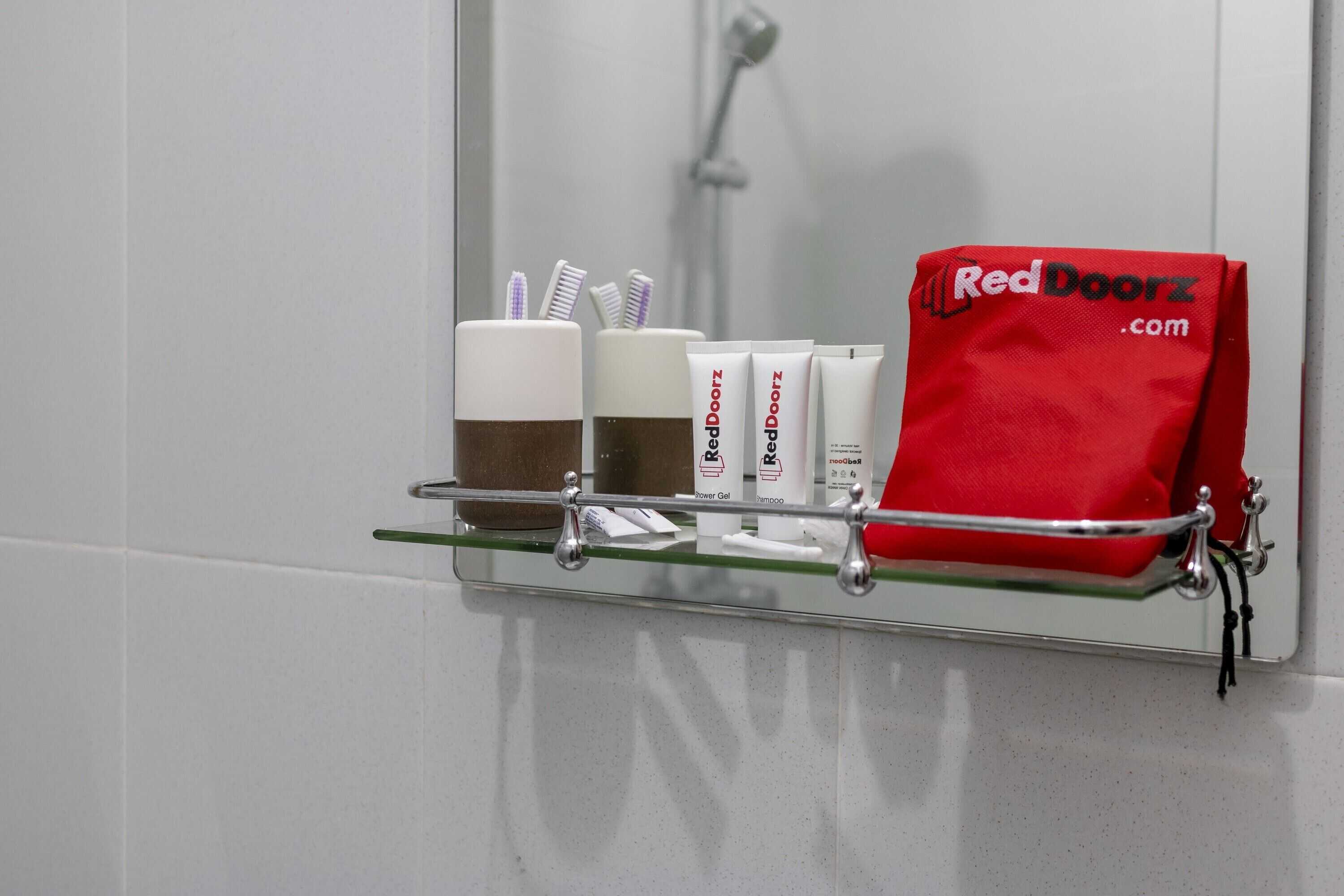 Gift card for Reddoorz Near Lokawisata Baturaden 2 Gift card for Reddoorz Near Lokawisata Baturaden 2
