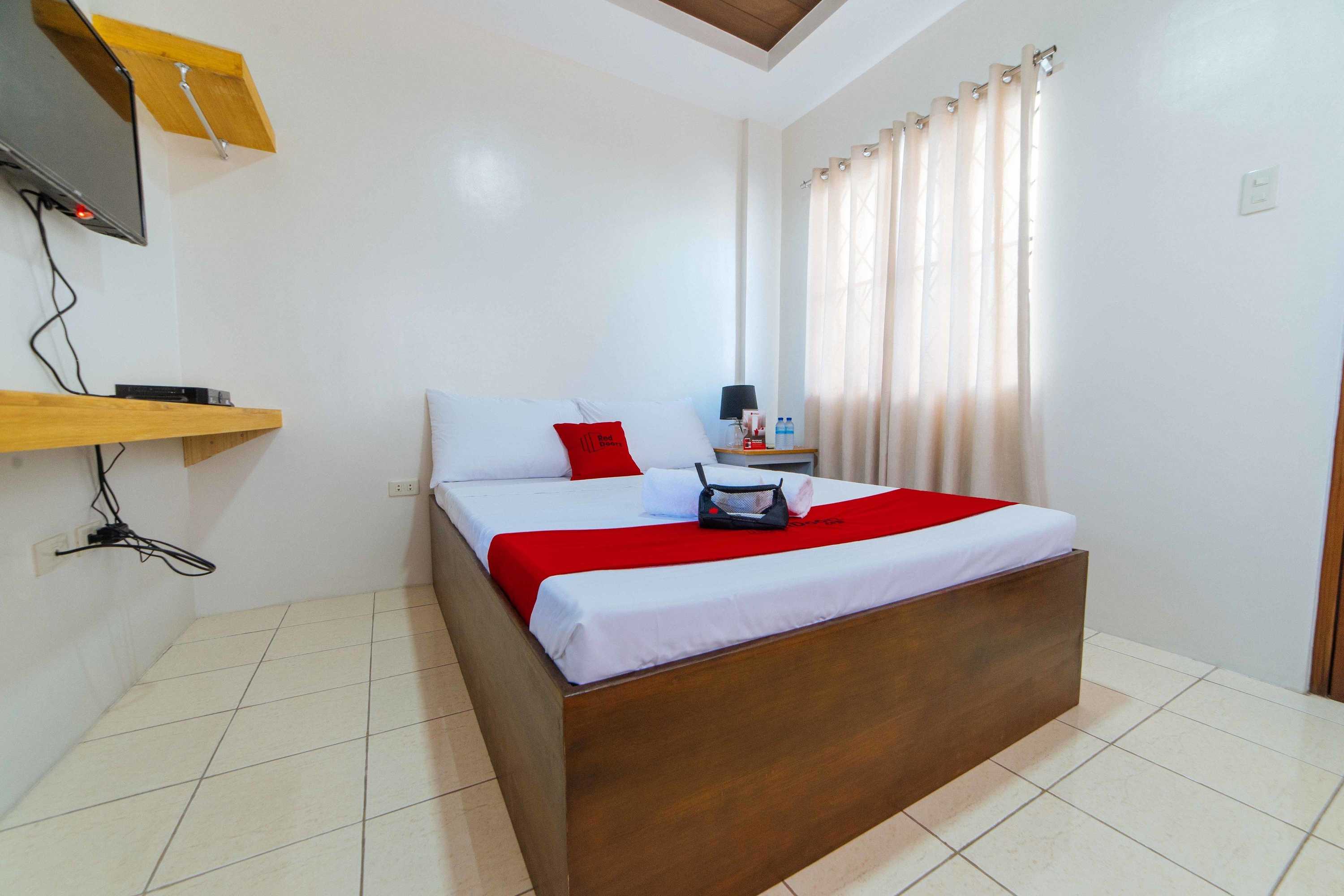 Gift card for Reddoorz Plus @ Sindalan San Fernando City Gift card for Reddoorz Plus @ Sindalan San Fernando City