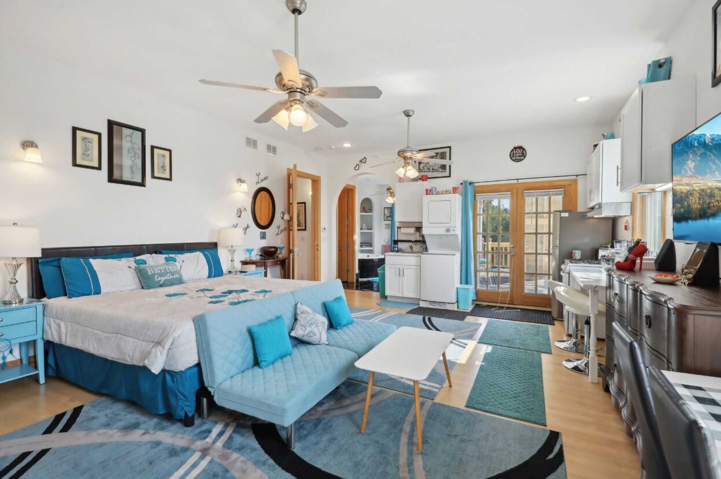 Gift card for The Starlight Tower Ocean Breeze Suite 1 Bedroom Apartment Hotel by Redawning