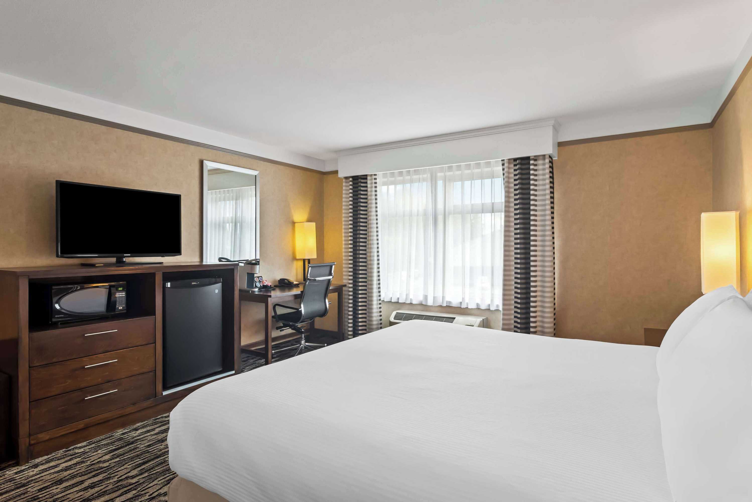 Gift card for Best Western Plus Pitt Meadows Inn & Suites Gift card for Best Western Plus Pitt Meadows Inn & Suites