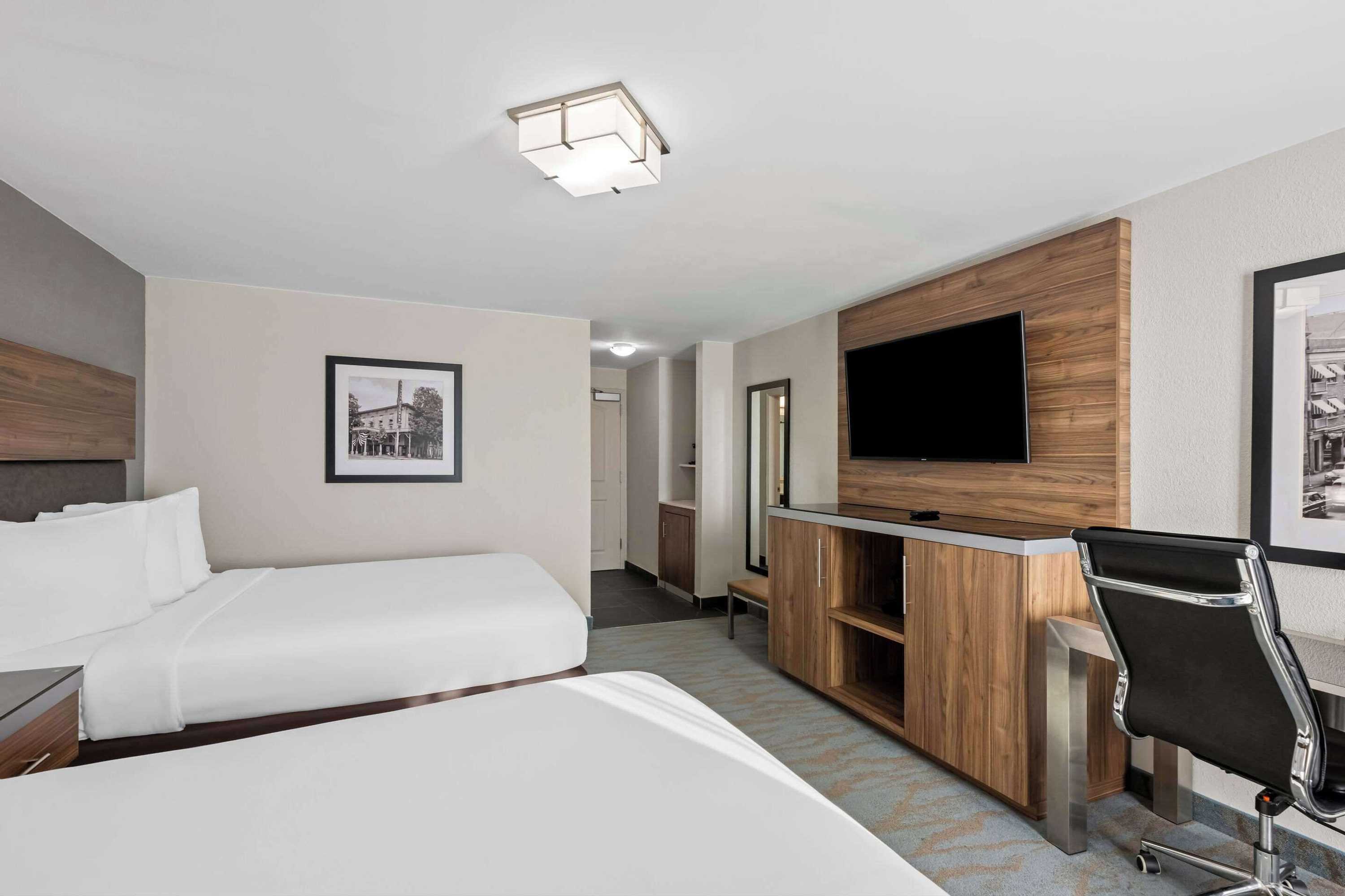 Gift card for The Penn Stroud, Stroudsburg - Poconos, Ascend Hotel Collection Gift card for The Penn Stroud, Stroudsburg - Poconos, Ascend Hotel Collection